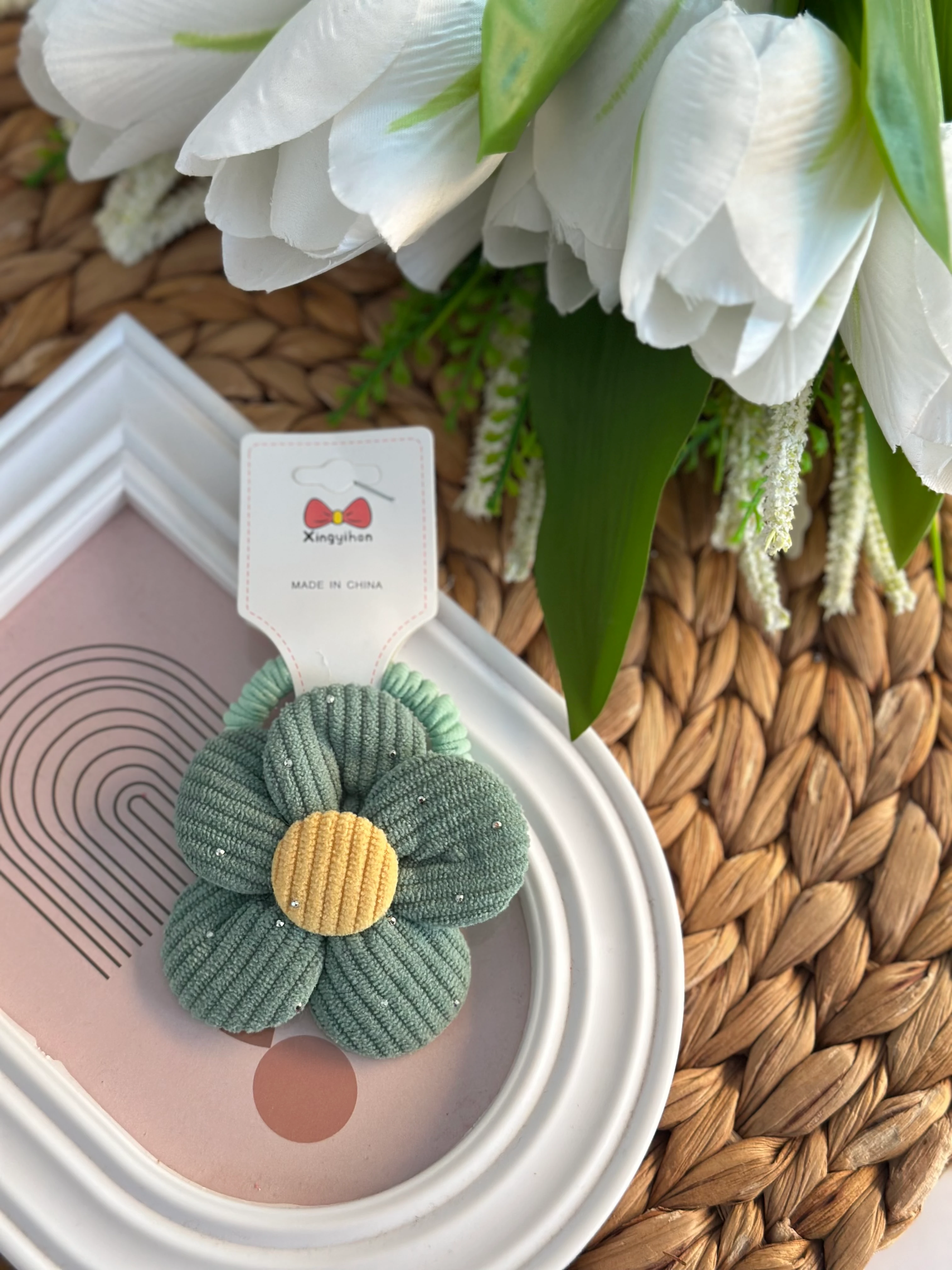 Yeşil Taşlı Papatya Lastik Toka