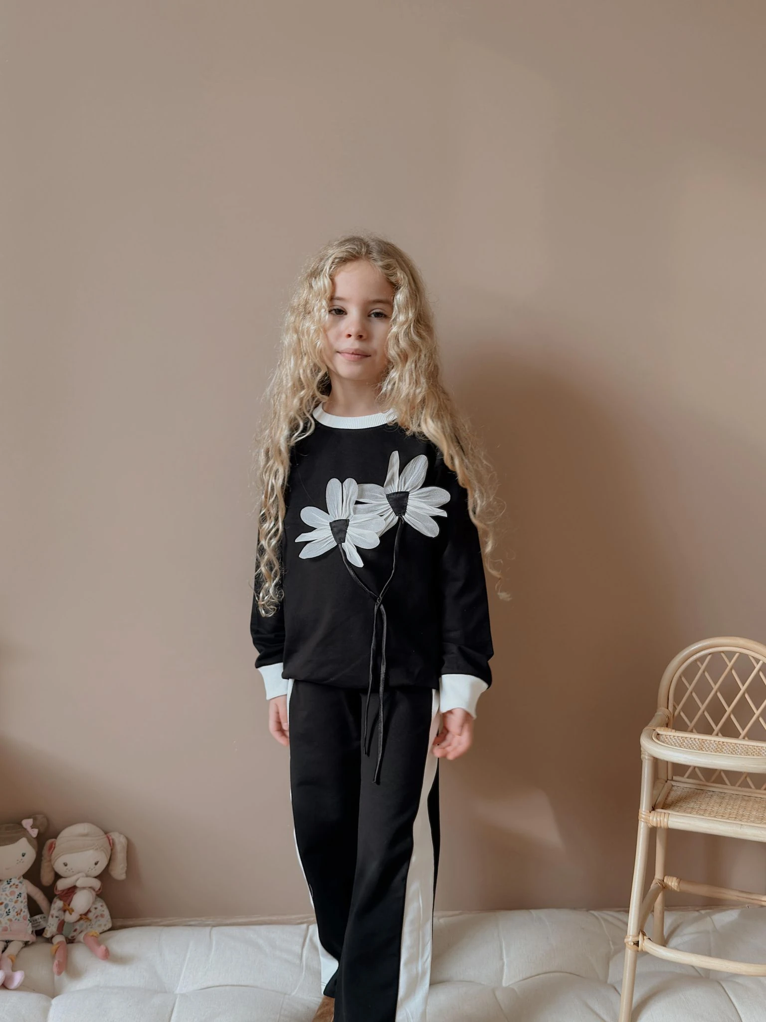 Siyah Çiçek Nakışlı Alt-Üst Takım