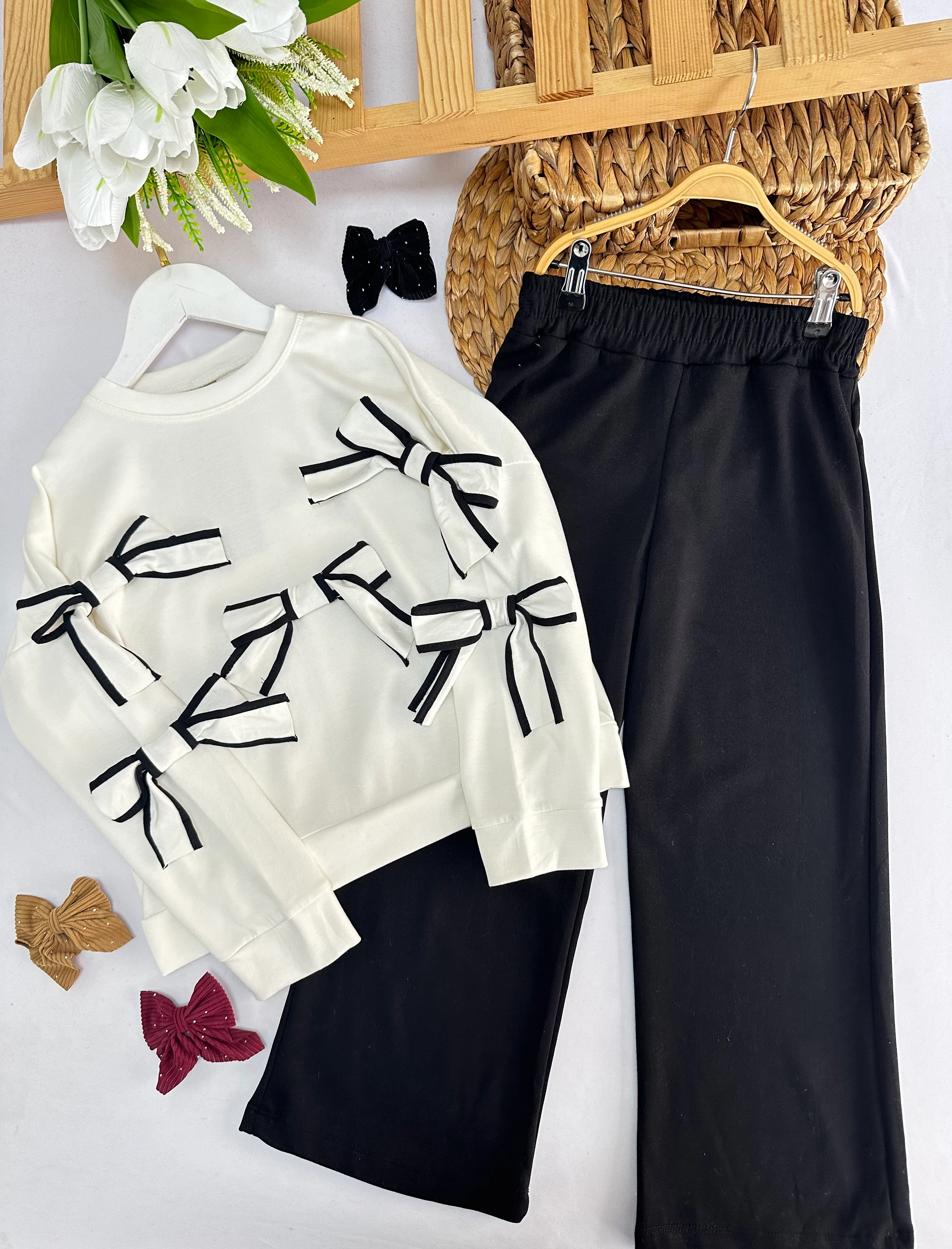 Kız Çocuk Beyaz Kurdeleli Alt-Üst Takım