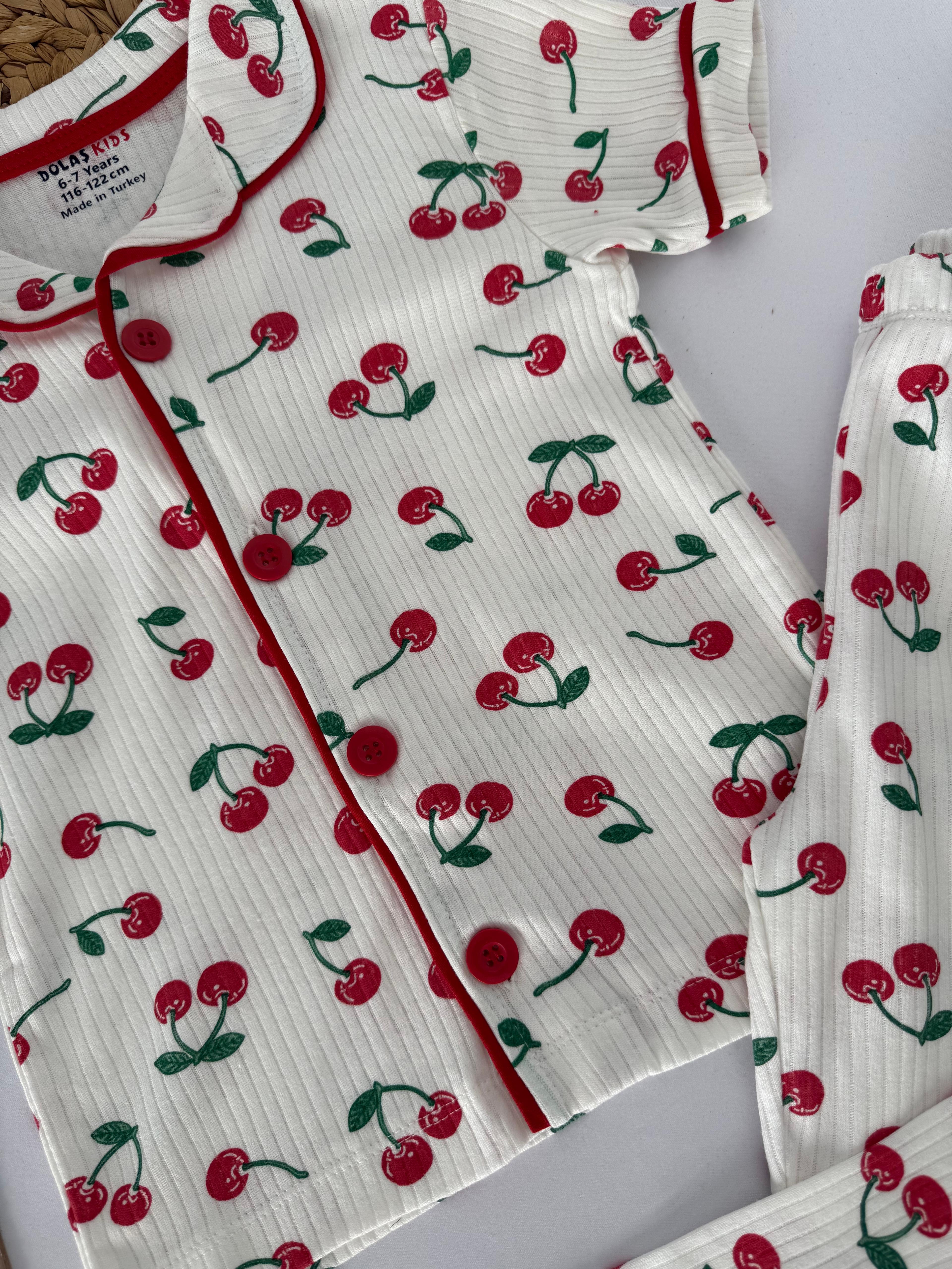 Kız Çocuk Pamuklu Kiraz Desenli Pijama Takımı