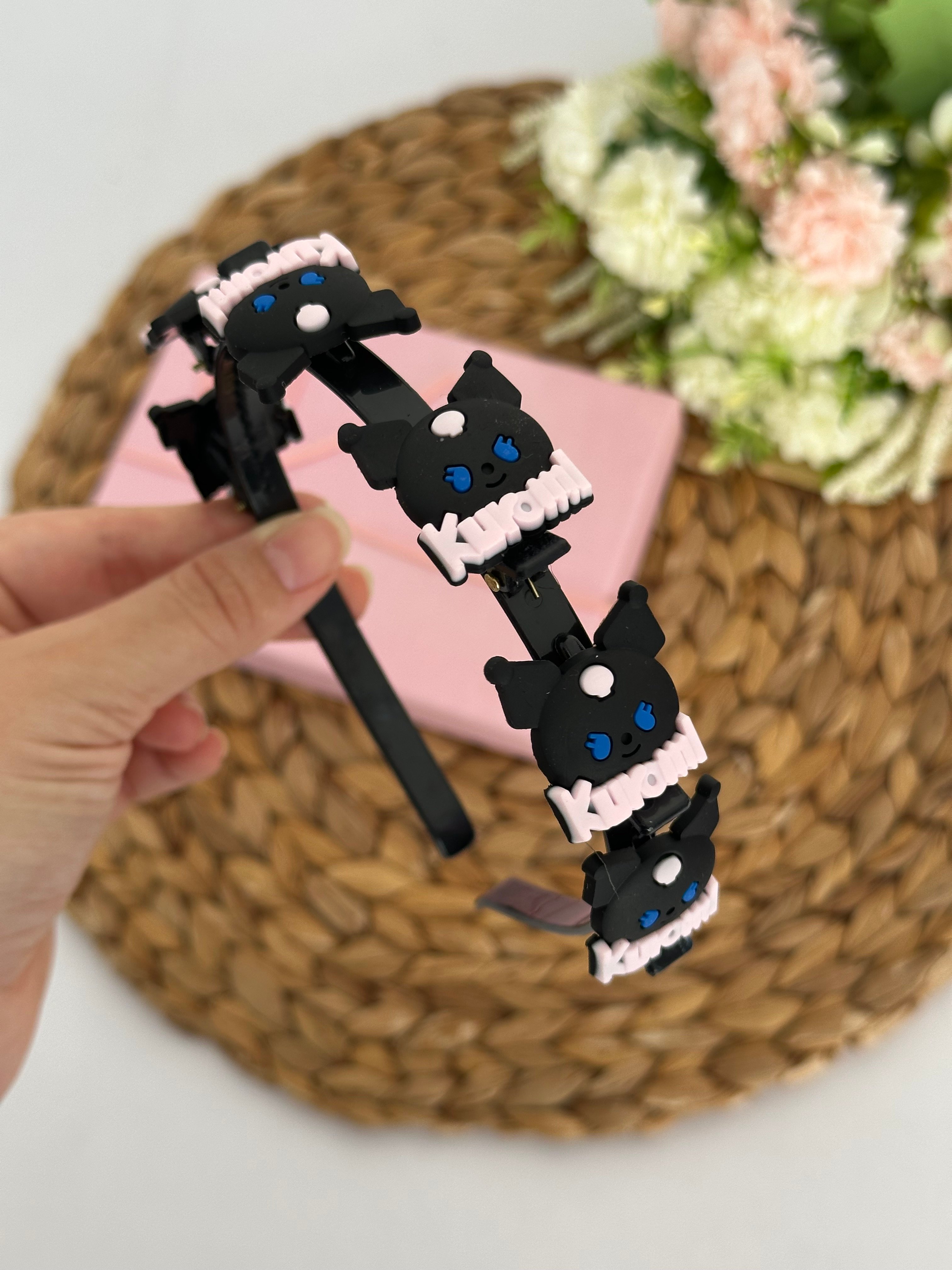 Siyah Kuromi Pens Tokalı Taç