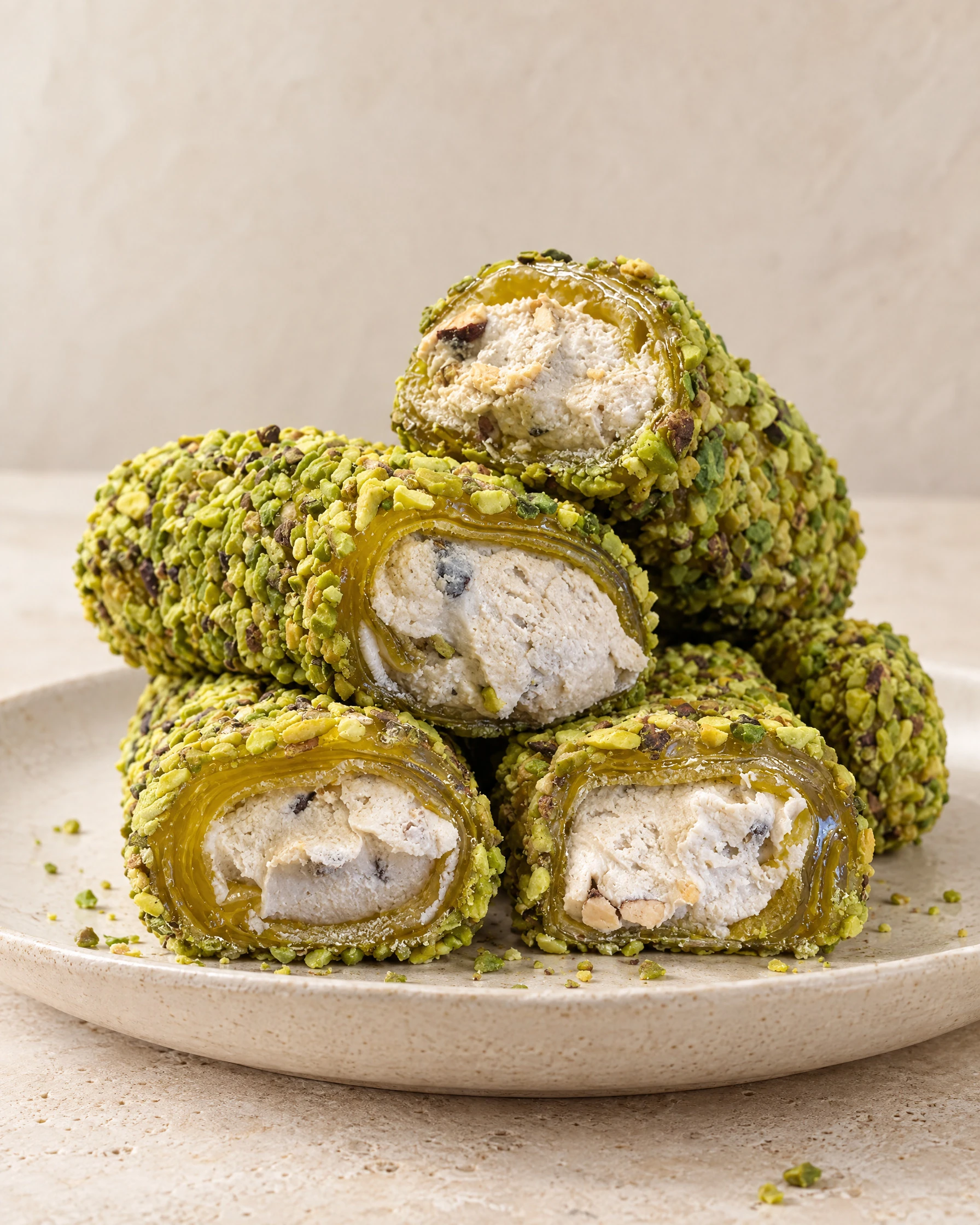 Antep Fıstıklı Mangolu Bademli Sarma Lokum