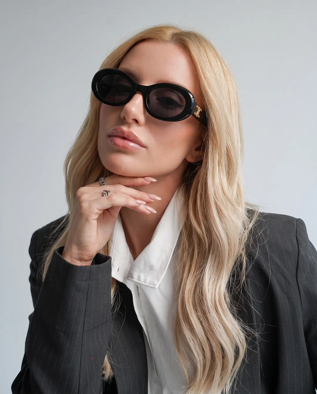Celine Triomphe 01 CL40194U 25A Siyah Oval Kadın Güneş Gözlüğü G4851-DB