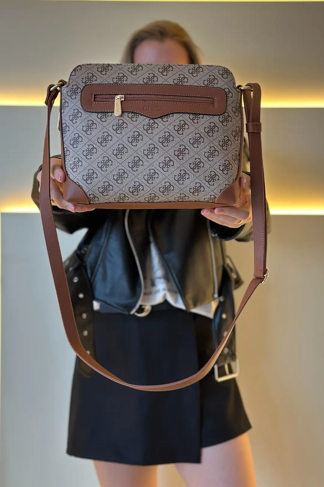 GSS - Monogram Desenli Kahve Taba Detay