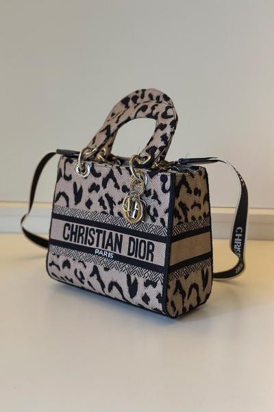 Chrstn Dr - Lady Leopar