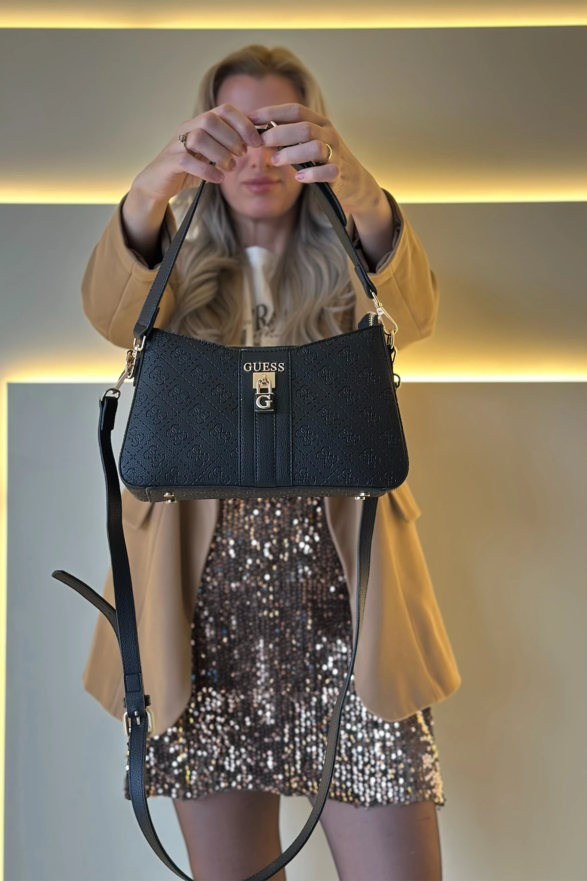 GSS - Monogram Detay Kilitli Siyah Çanta