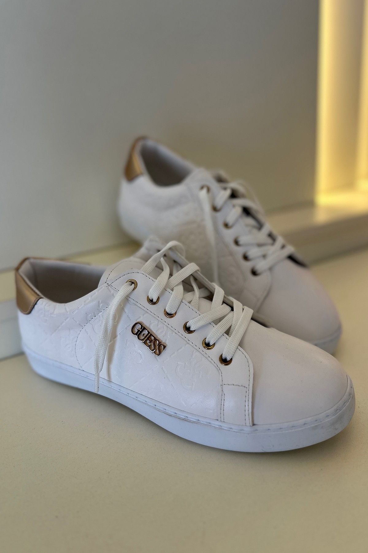 Gues - Sneakers Beyaz Gold Detay