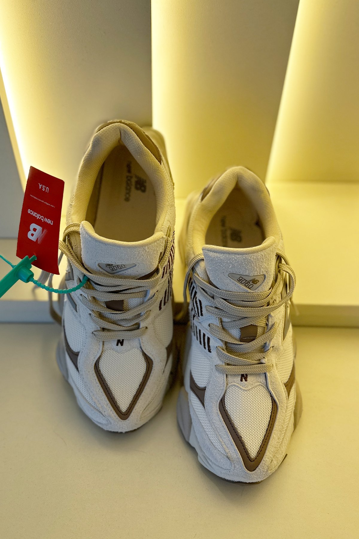 New Balance - 9060 Krem