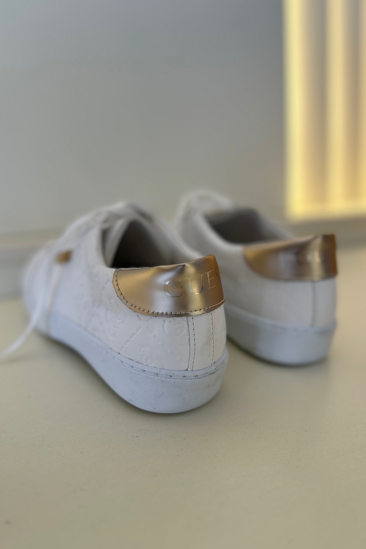 Gues - Sneakers Beyaz Gold Detay