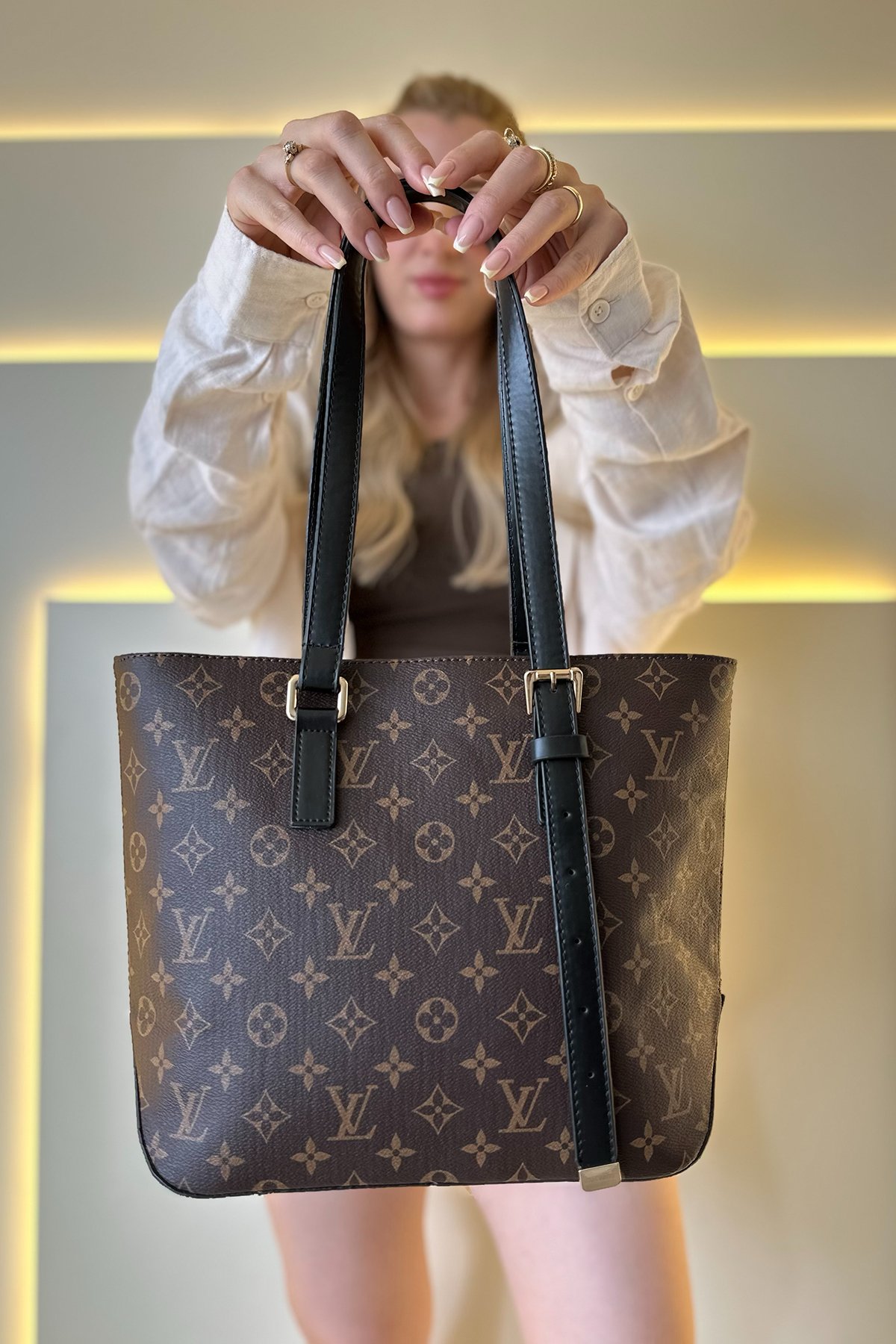 LV - Lys Kahve Dama Siyah Detay