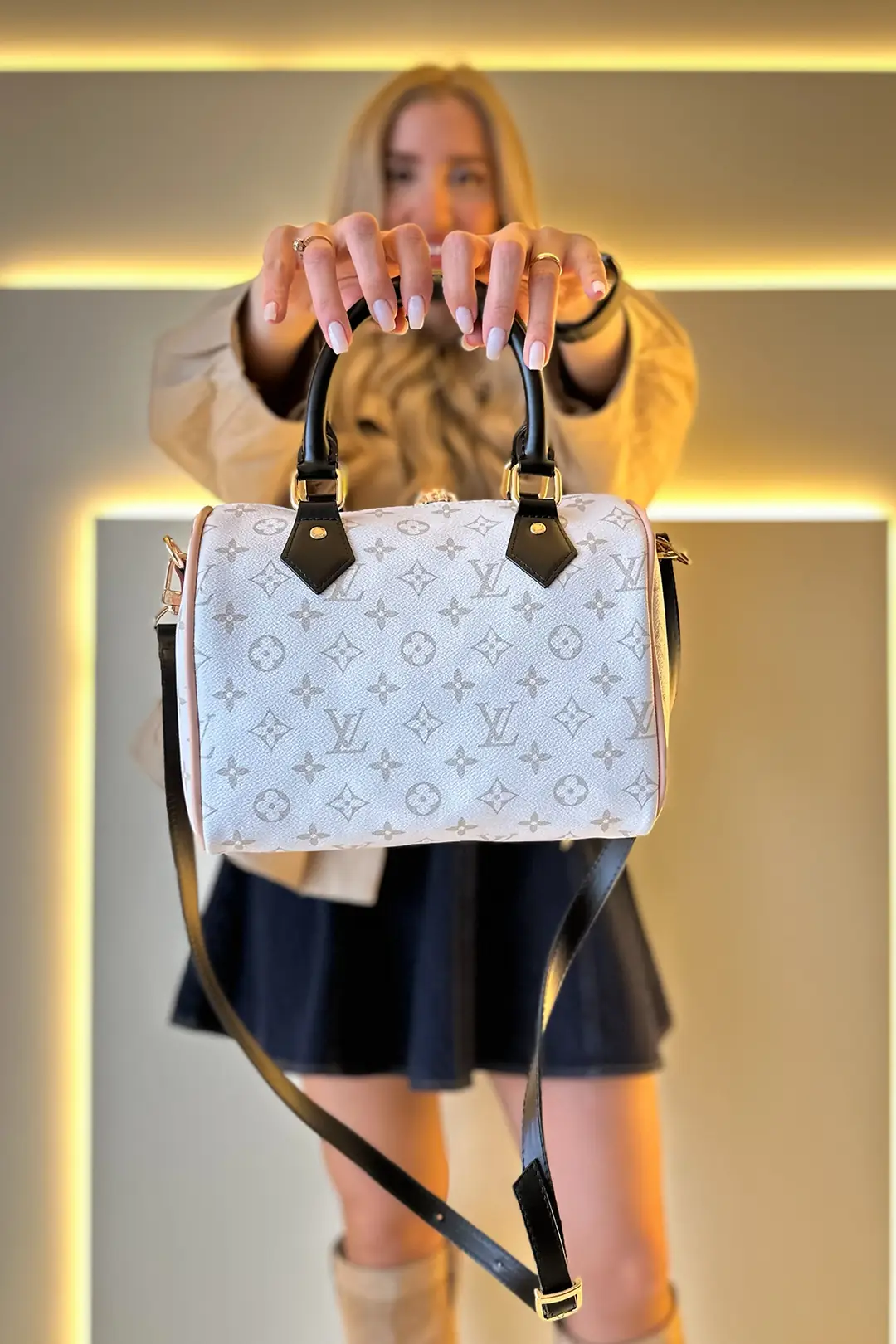 LV - Speedy Beyaz Siyah Detay