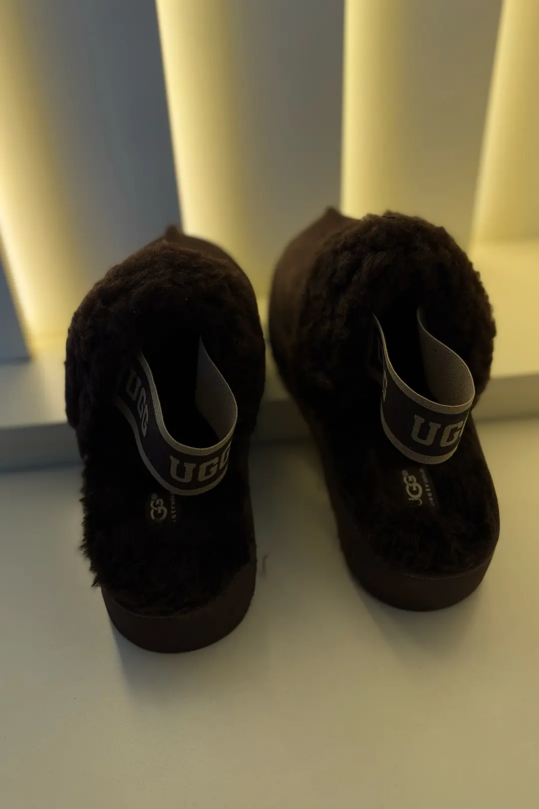 Ugg - Arka Bantlı Terlik Acı Kahve