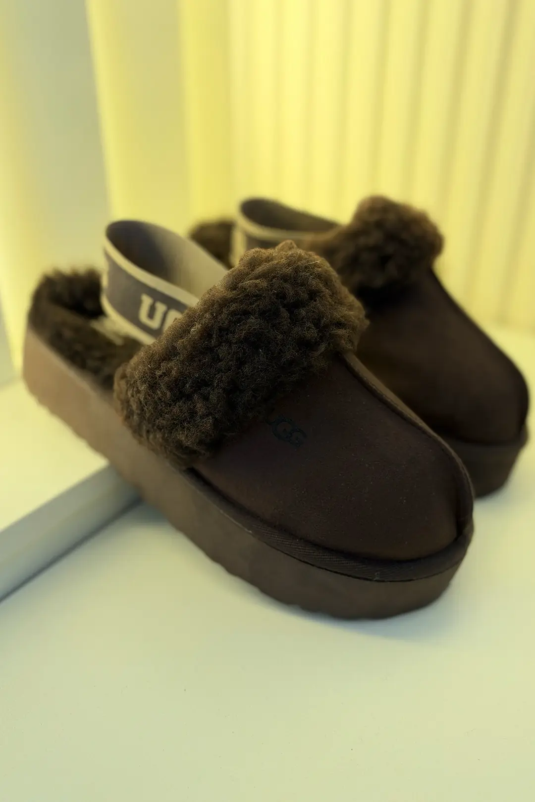 Ugg - Arka Bantlı Terlik Acı Kahve