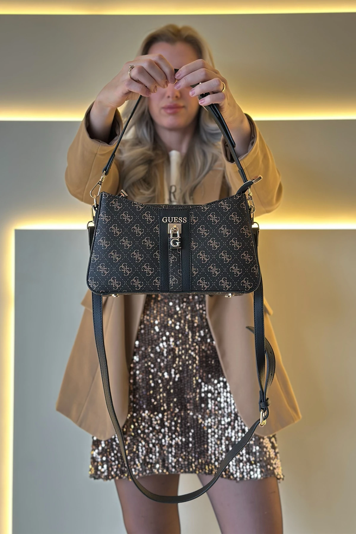 GSS - Monogram Detay Kilitli Siyah Kahve Detay Çanta