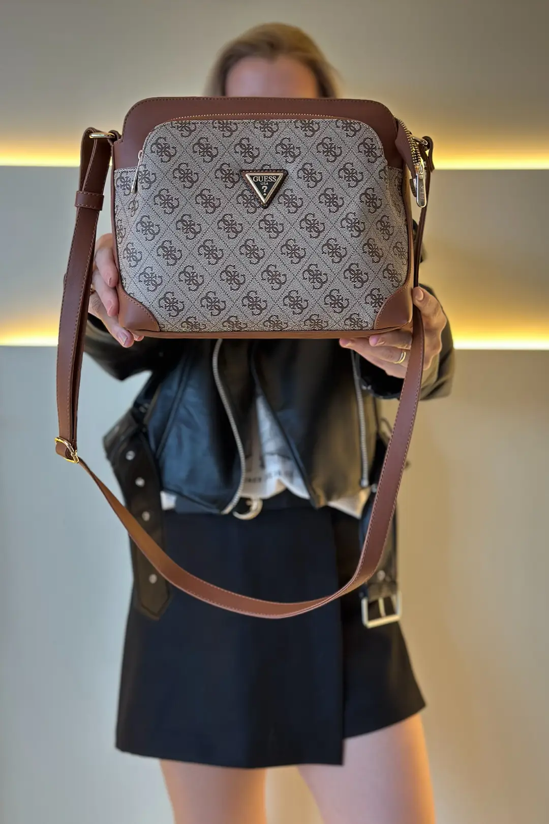 GSS - Monogram Desenli Kahve Taba Detay
