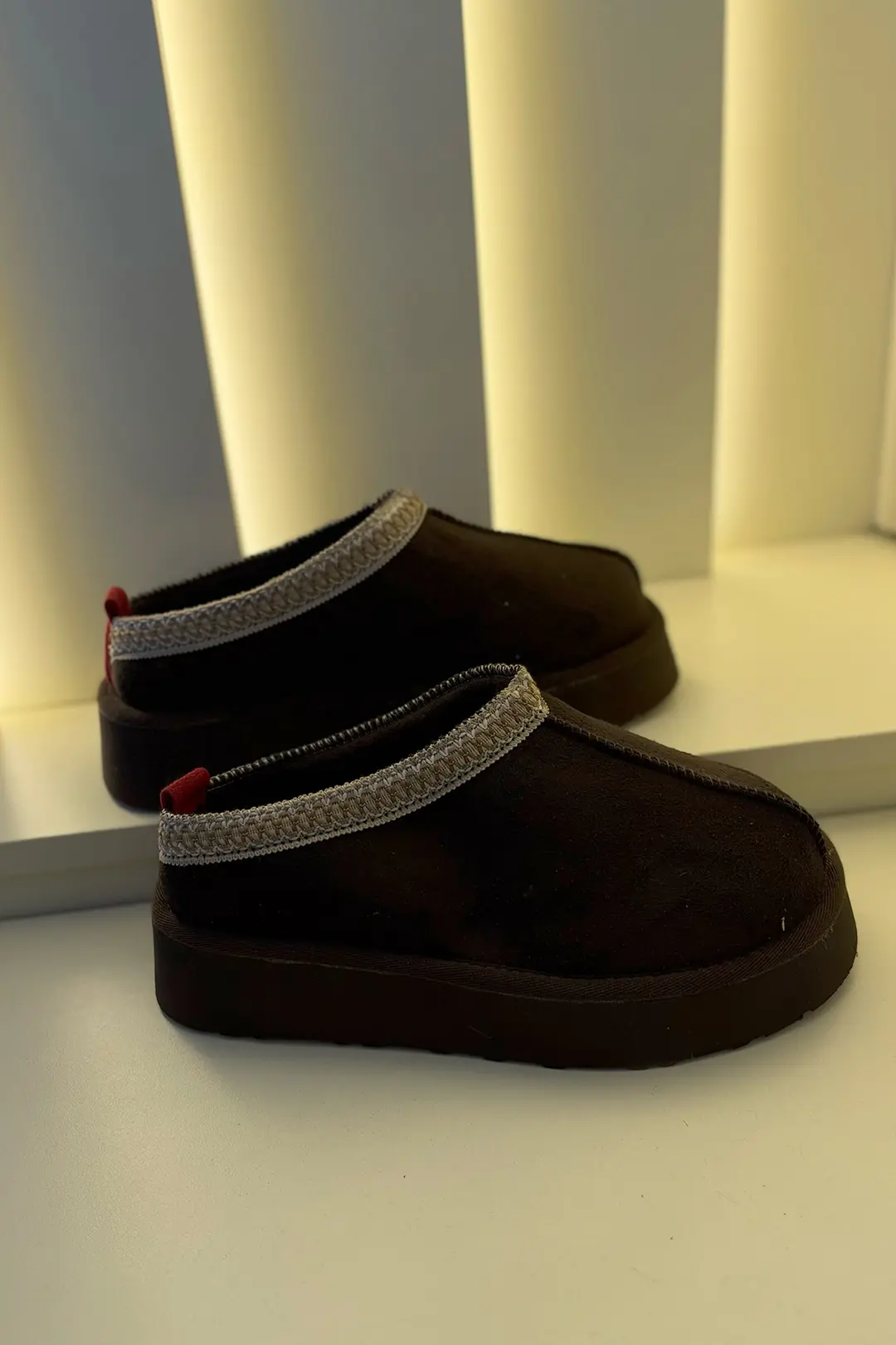 Ugg - Arka Bantlı Terlik Siyah