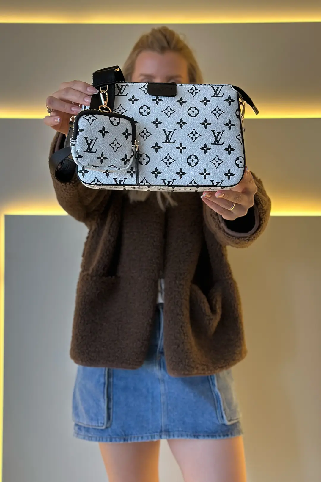 LV - Big Pochette Beyaz Detay Çanta
