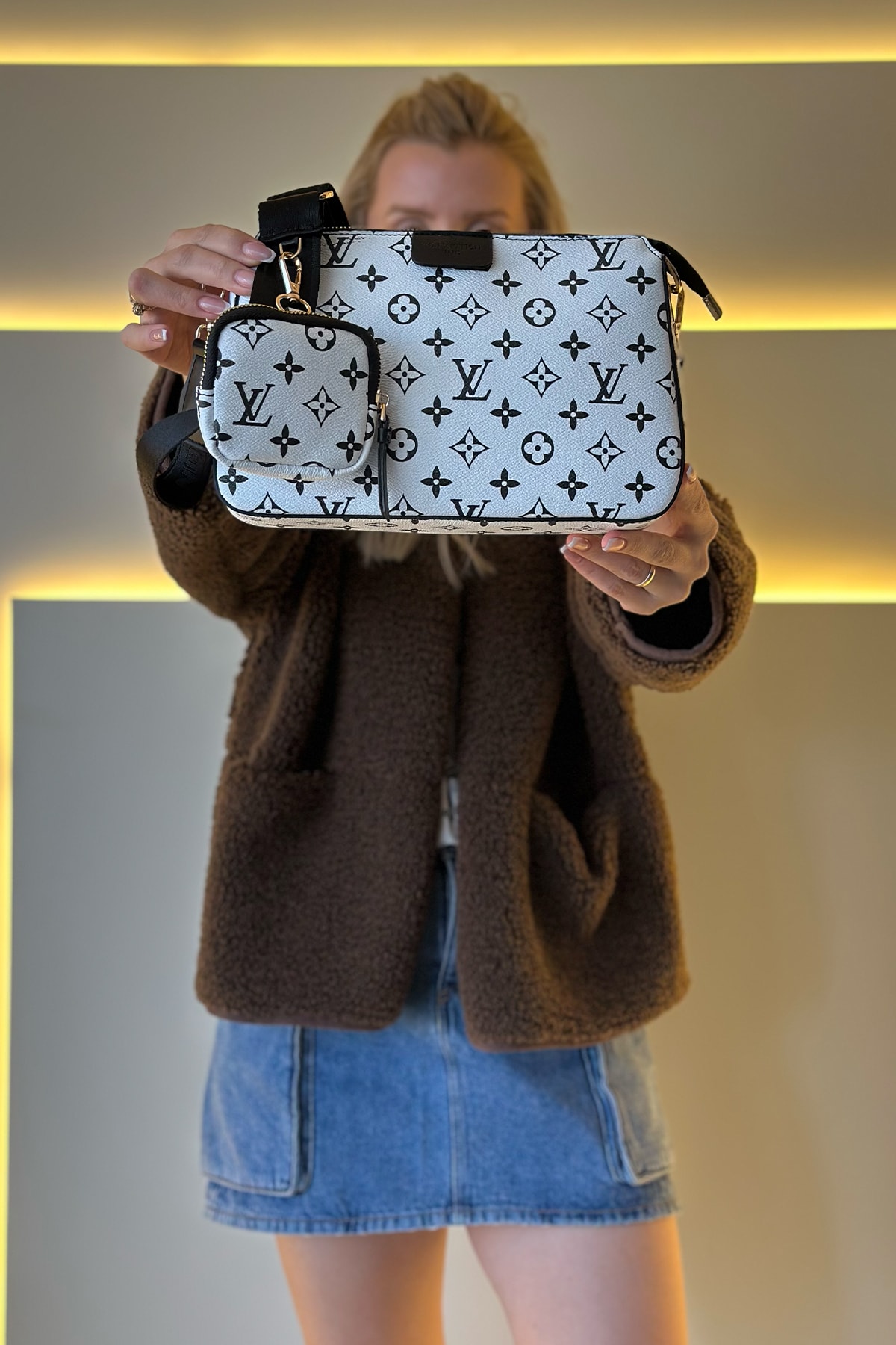 LV - Big Pochette Beyaz Detay Çanta