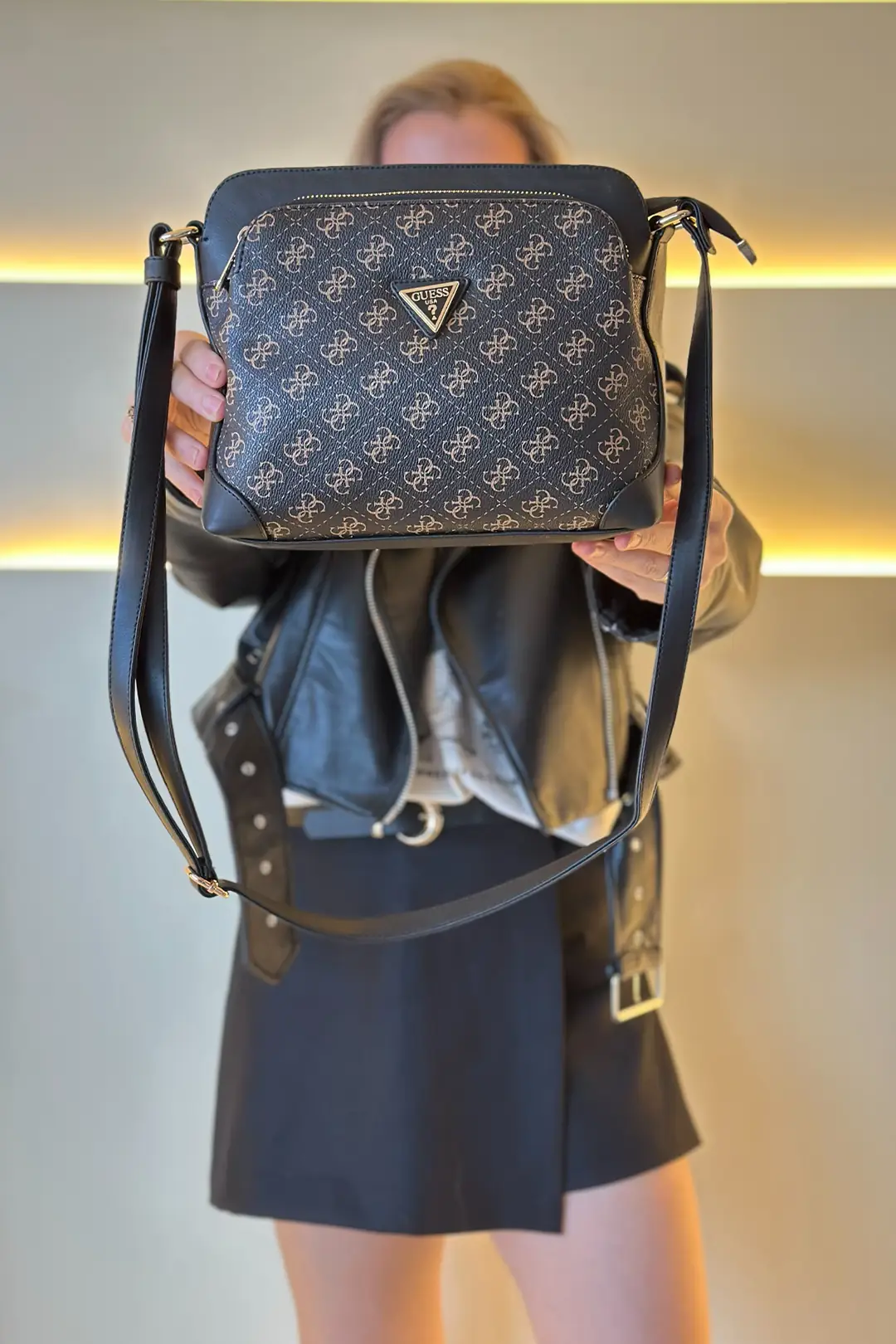 GSS - Monogram Desenli Siyah Kahve Detay