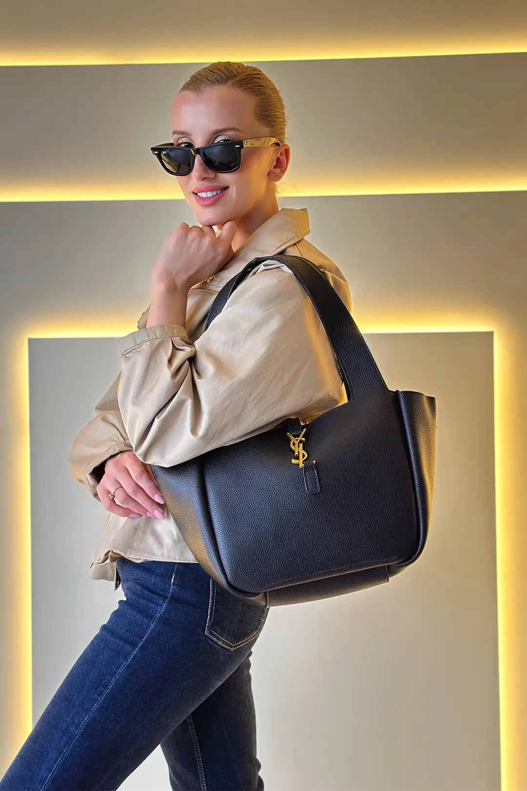 YSL - Le Bea Parlak Siyah Çanta