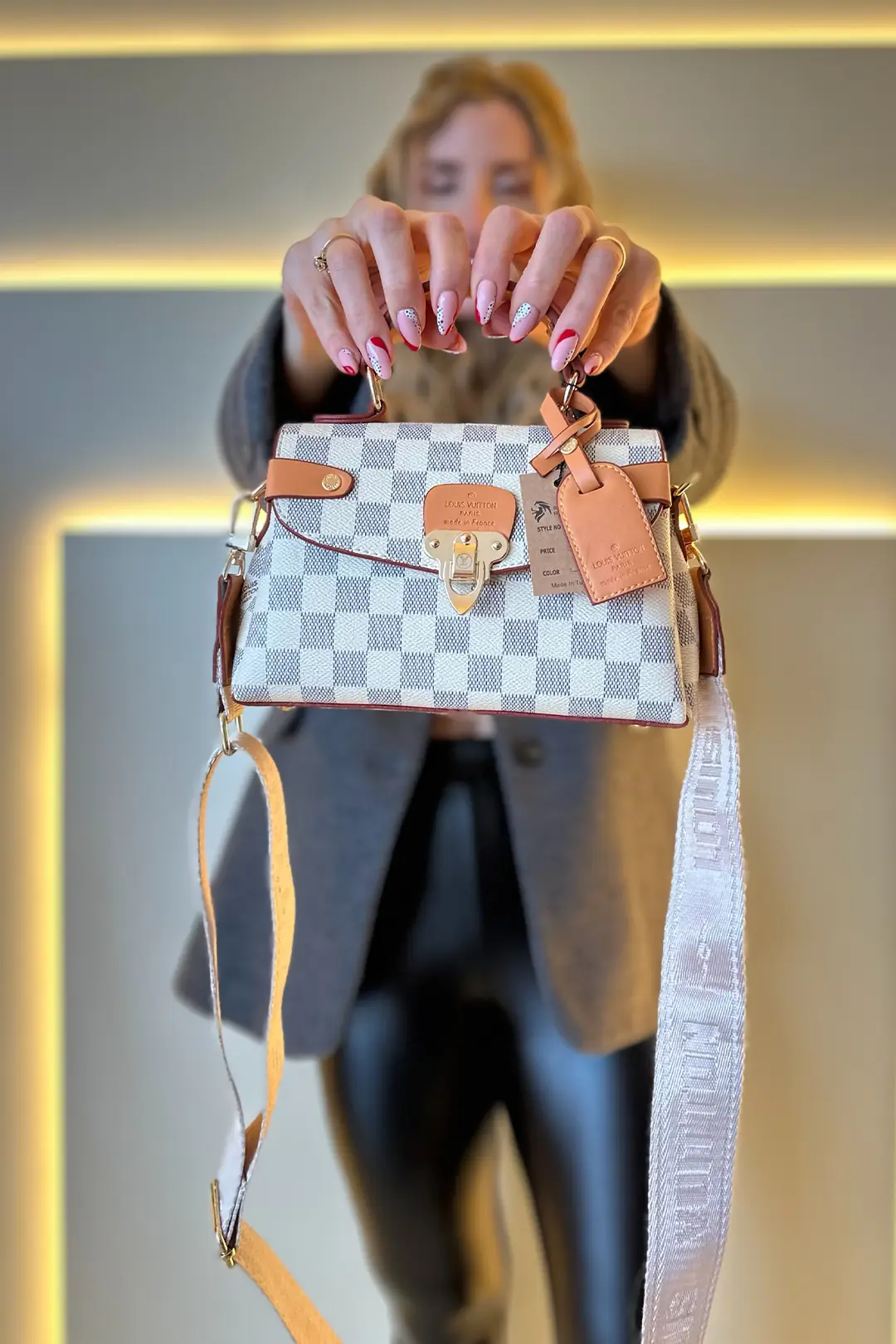 LV - Mini Mettes Beyaz Dama