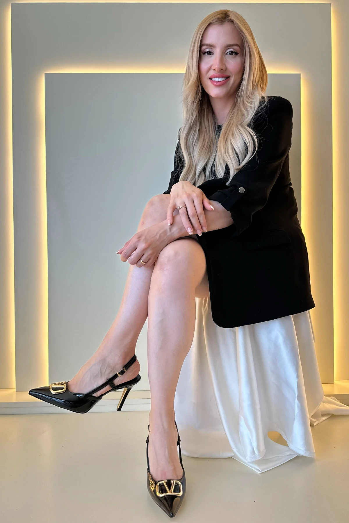 Vlntn  - Topuklu Yüksek Ayakkabı Siyah Gold Detay