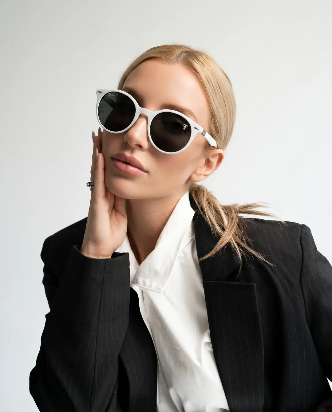 Rybn - Ferrari Beyaz Yuvarlak Kırmızı Saplı Unisex Gözlük
