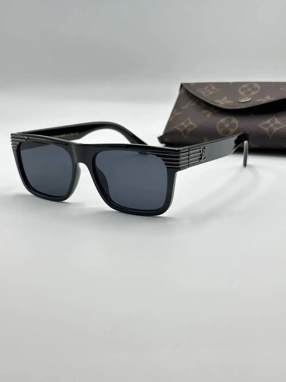 Louis Vuitton Cyclone Metal Siyah Erkek Gözlük G4752-CN