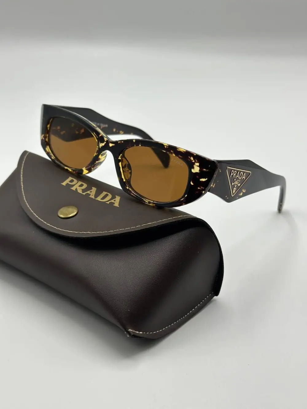 Prada PR 20ZS Leopar Kadın Güneş Gözlüğü G4722-CN