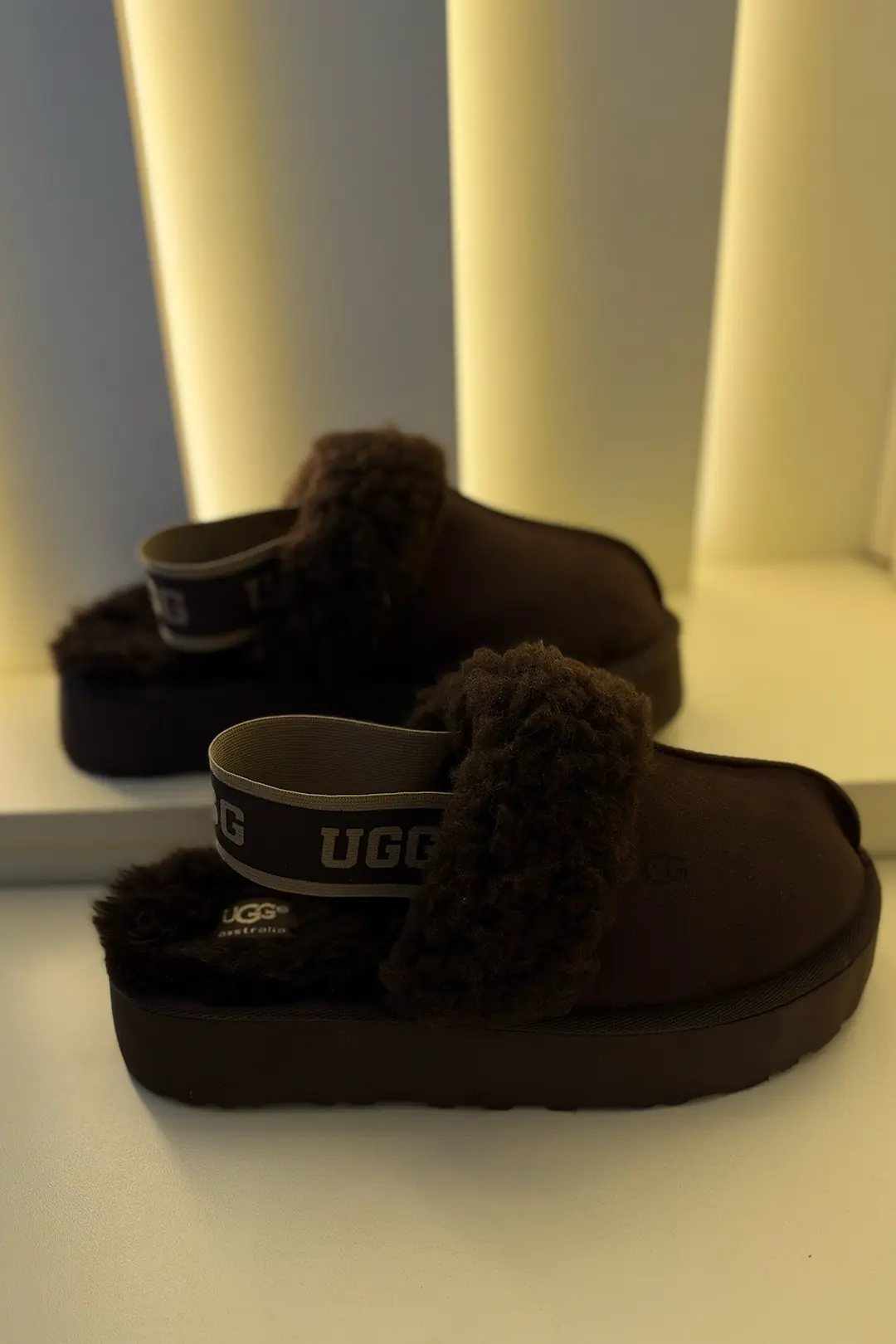 Ugg - Arka Bantlı Terlik Acı Kahve