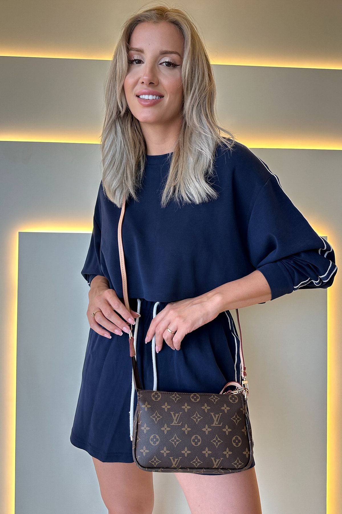 LV. - Mini Pochette Kahve