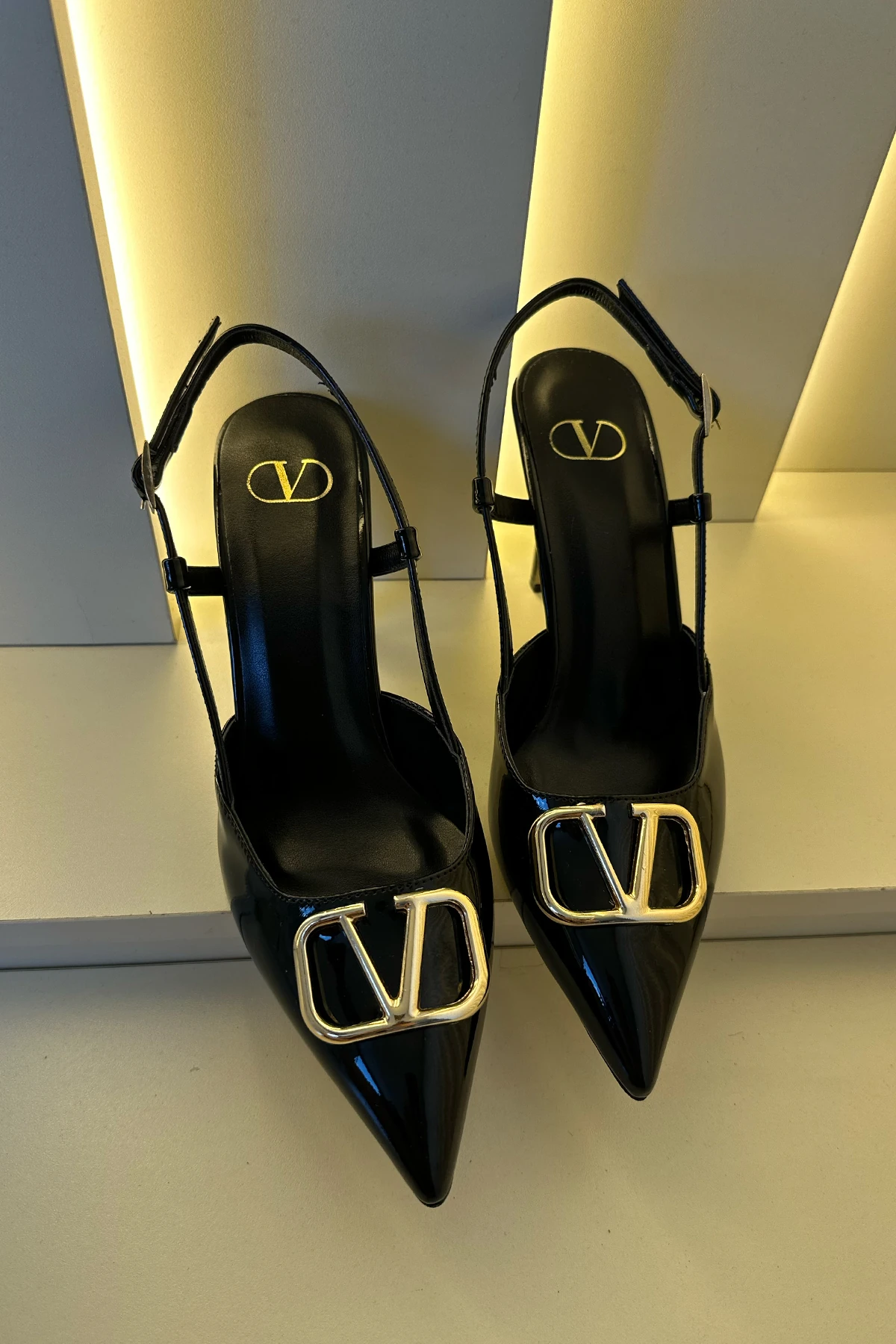 Vlntn  - Topuklu Yüksek Ayakkabı Siyah Gold Detay