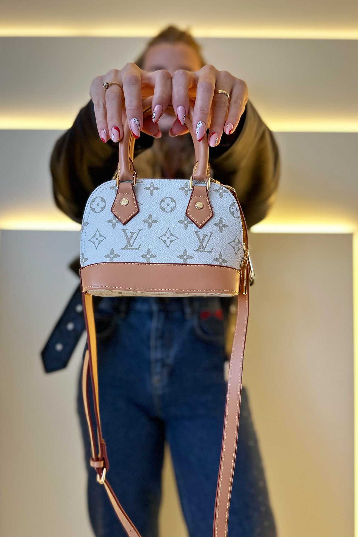 LV - Mini Alma Pm Beyaz Krem Detay