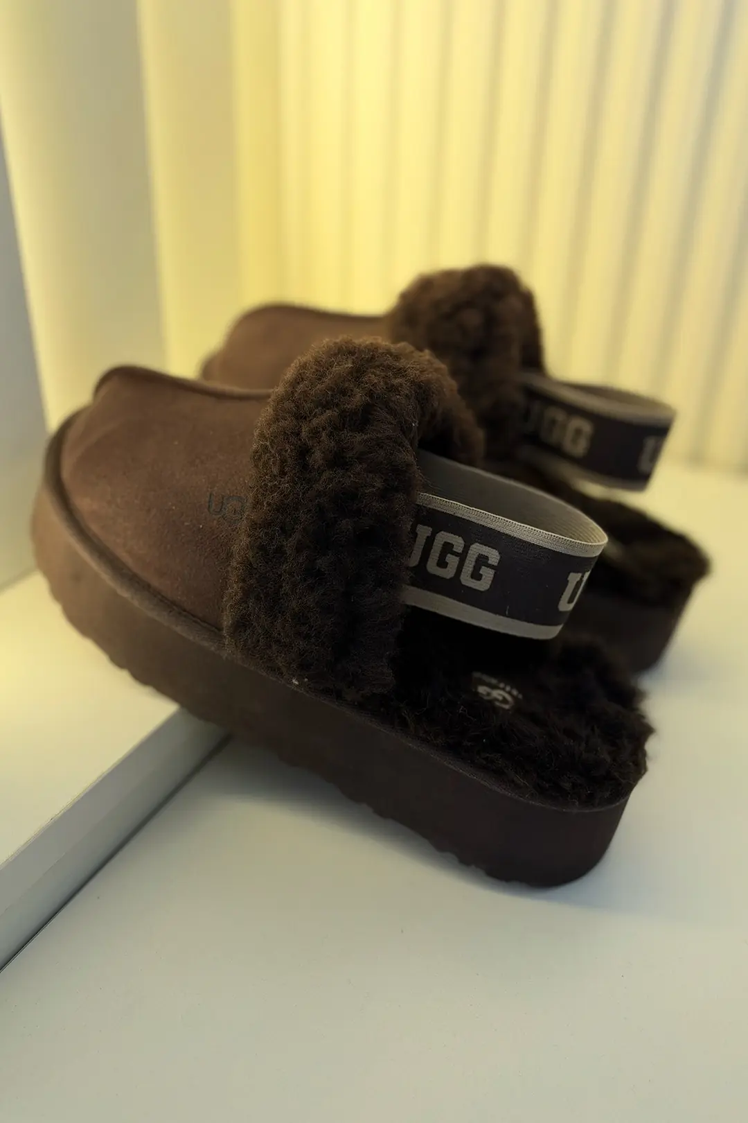 Ugg - Arka Bantlı Terlik Acı Kahve