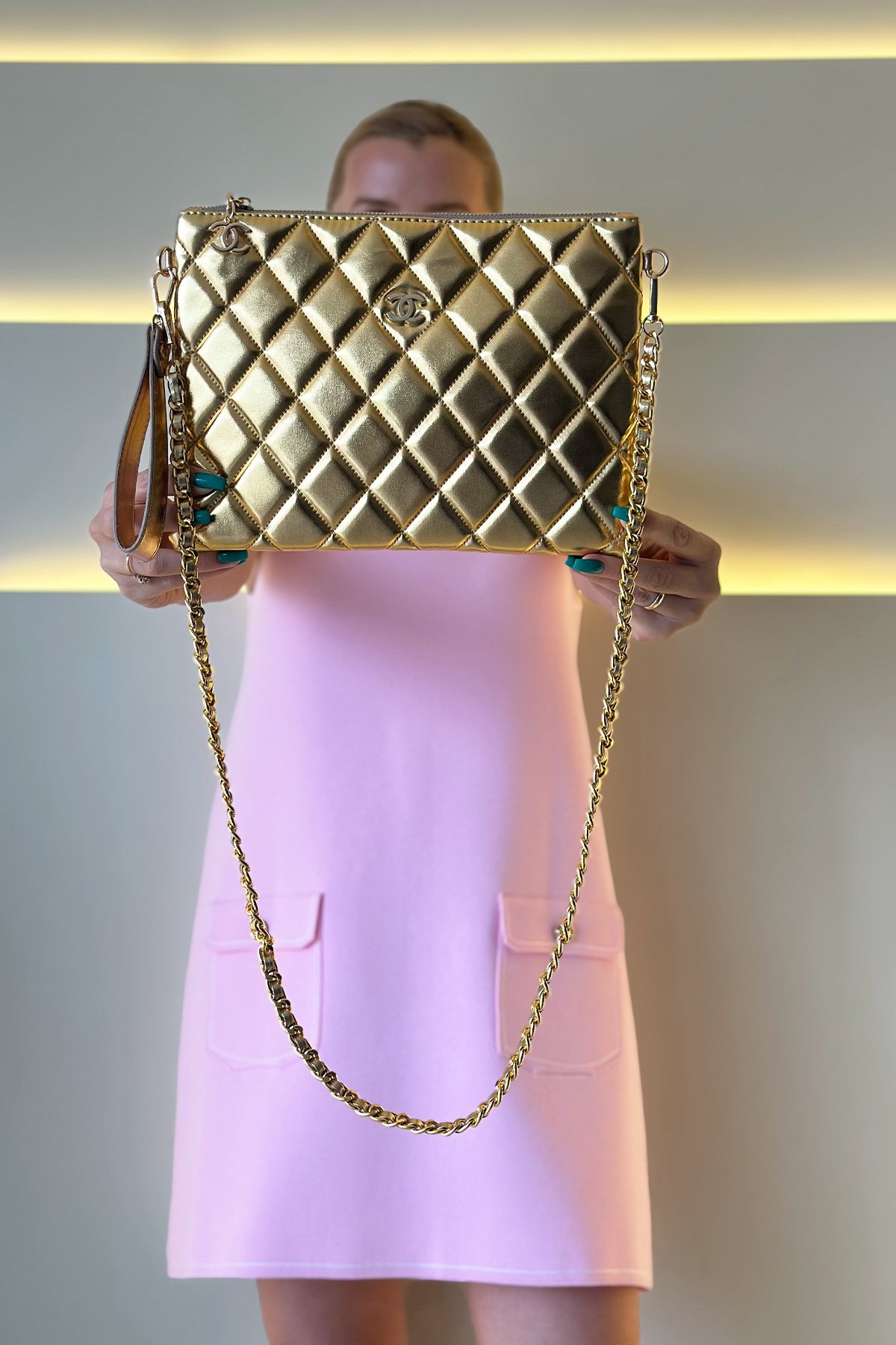 Chnl - New Clutch Gold