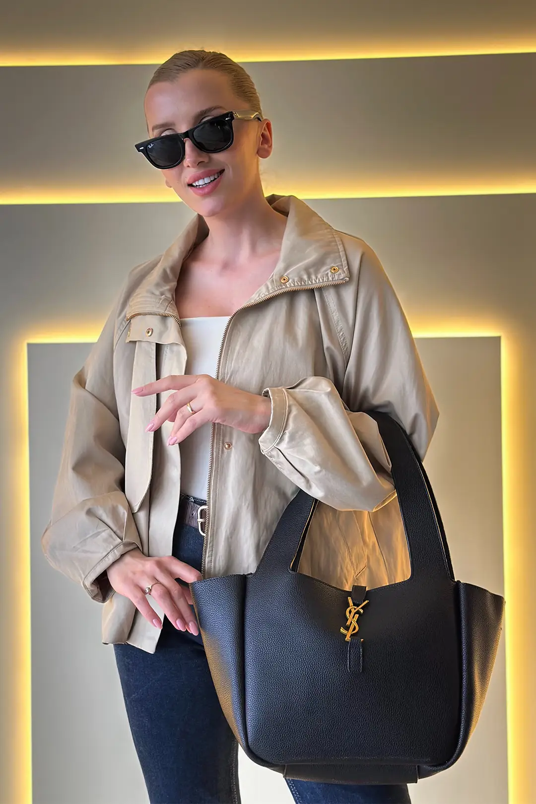 YSL - Le Bea Parlak Siyah Çanta