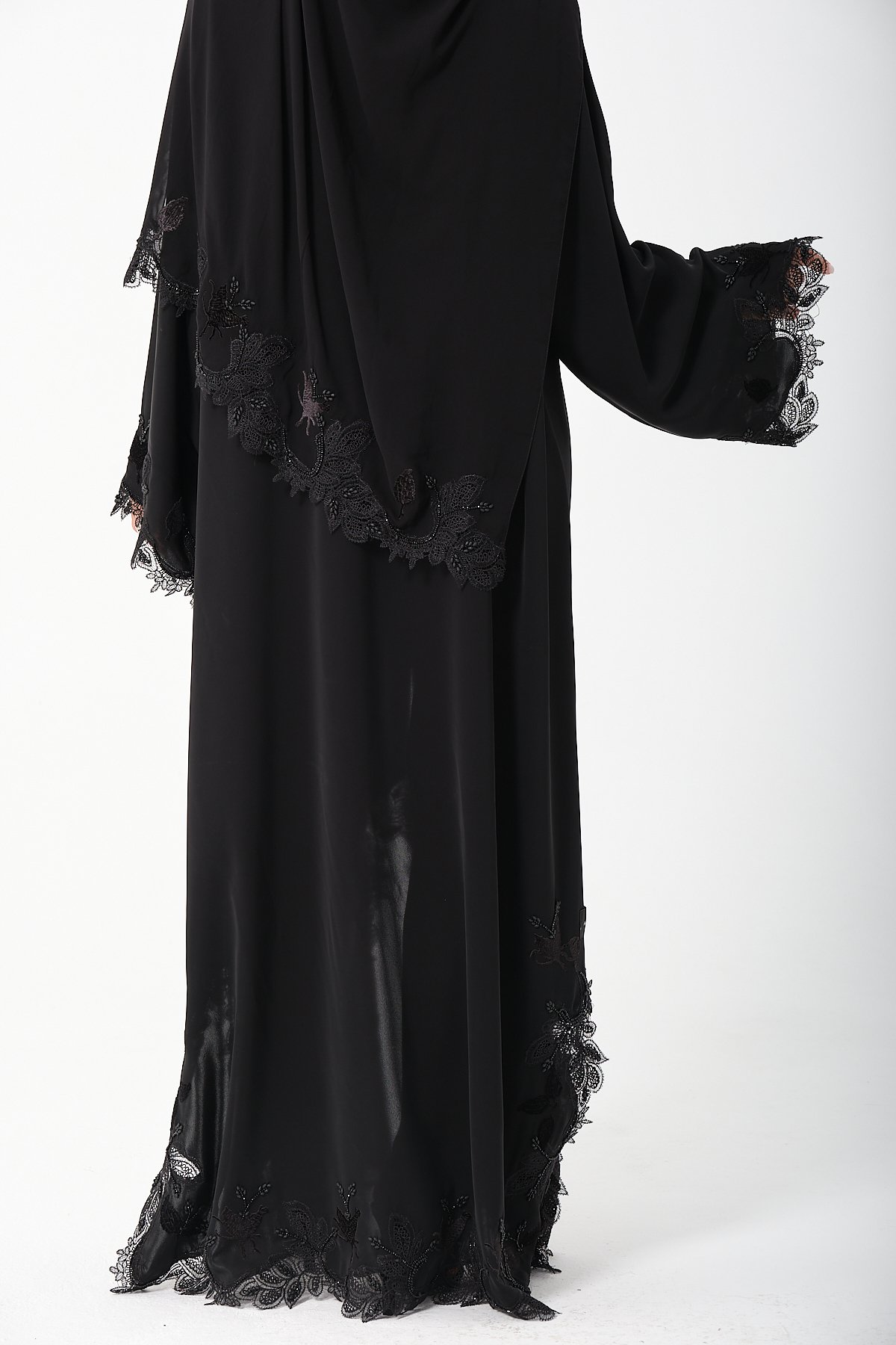 İnce Dantelli Abaya