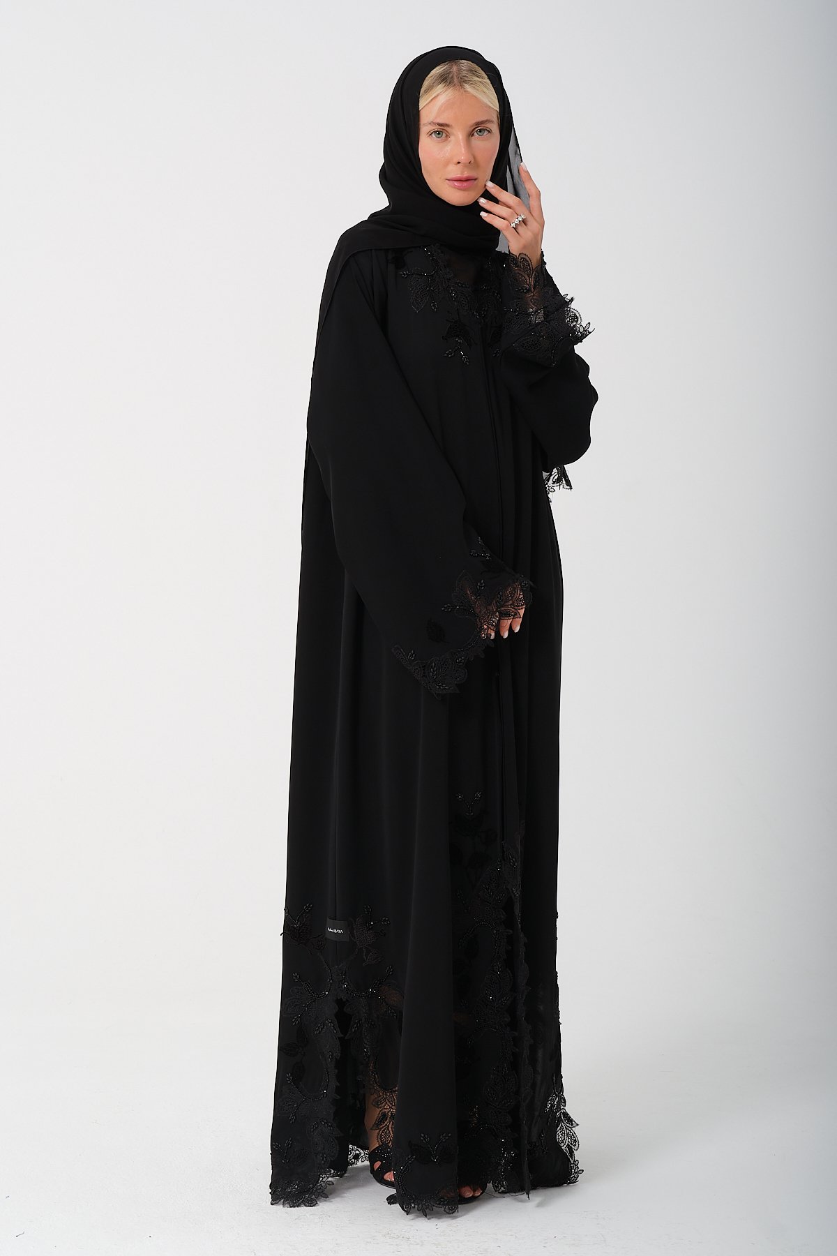 İnce Dantelli Abaya