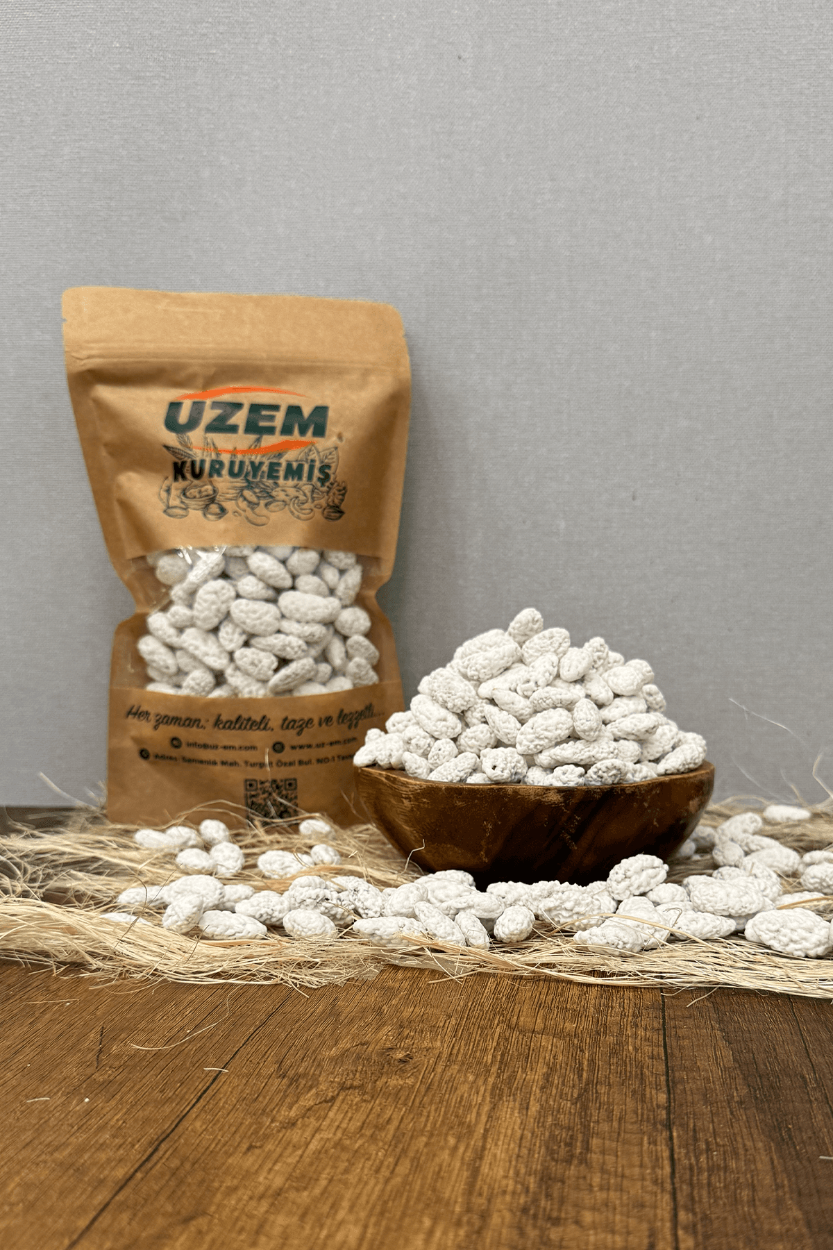 GELENEKSEL BADEM ŞEKERİ