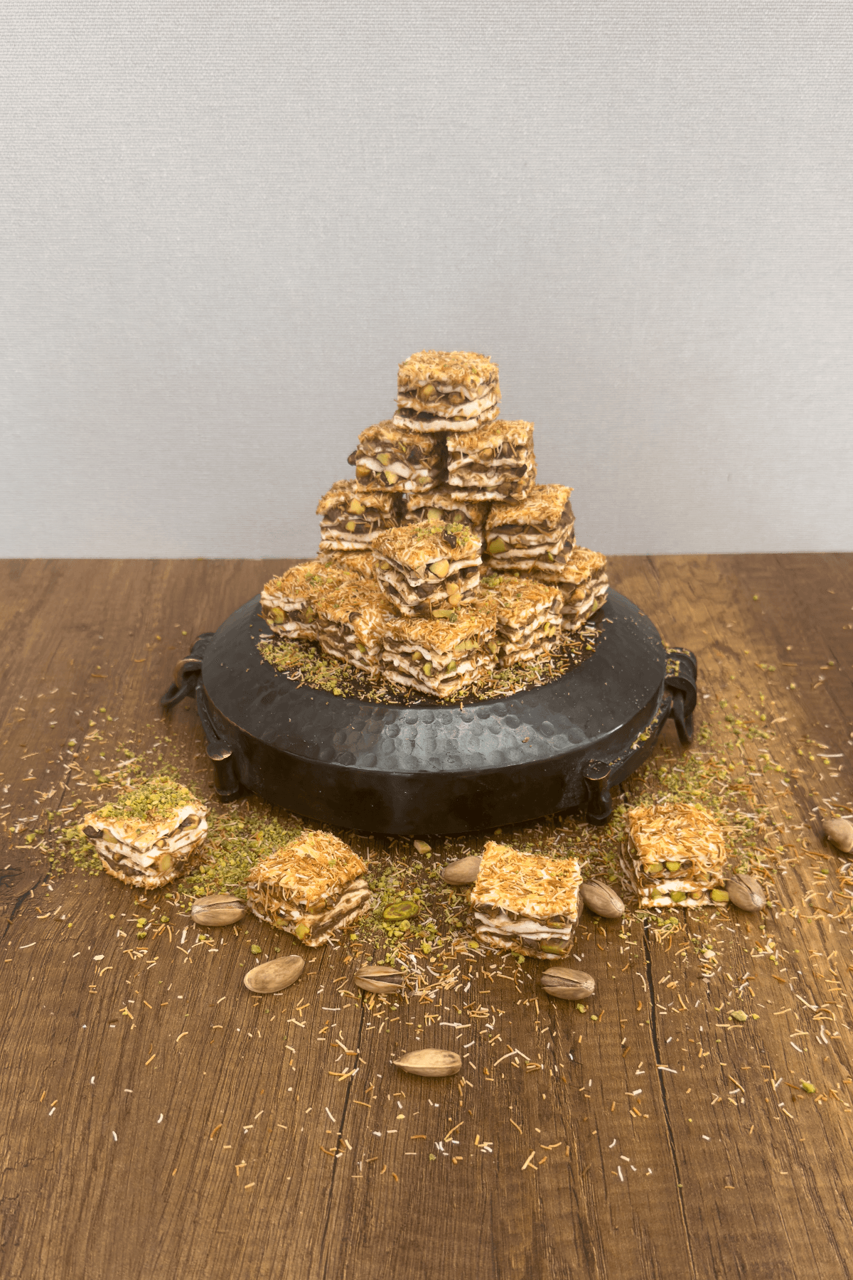 ANTEP FISTIKLI-ÇİKOLATA DOLGULU KADAYIFLI BAKLAVA LOKUM