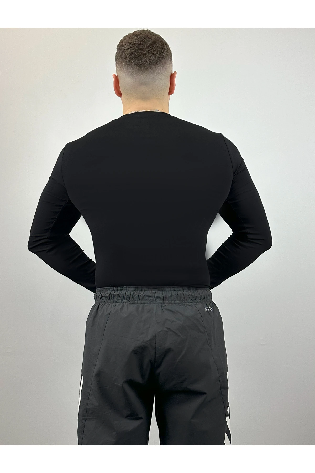 Düz Siyah Pamuklu Likralı Uzun Kollu Body (Badi)