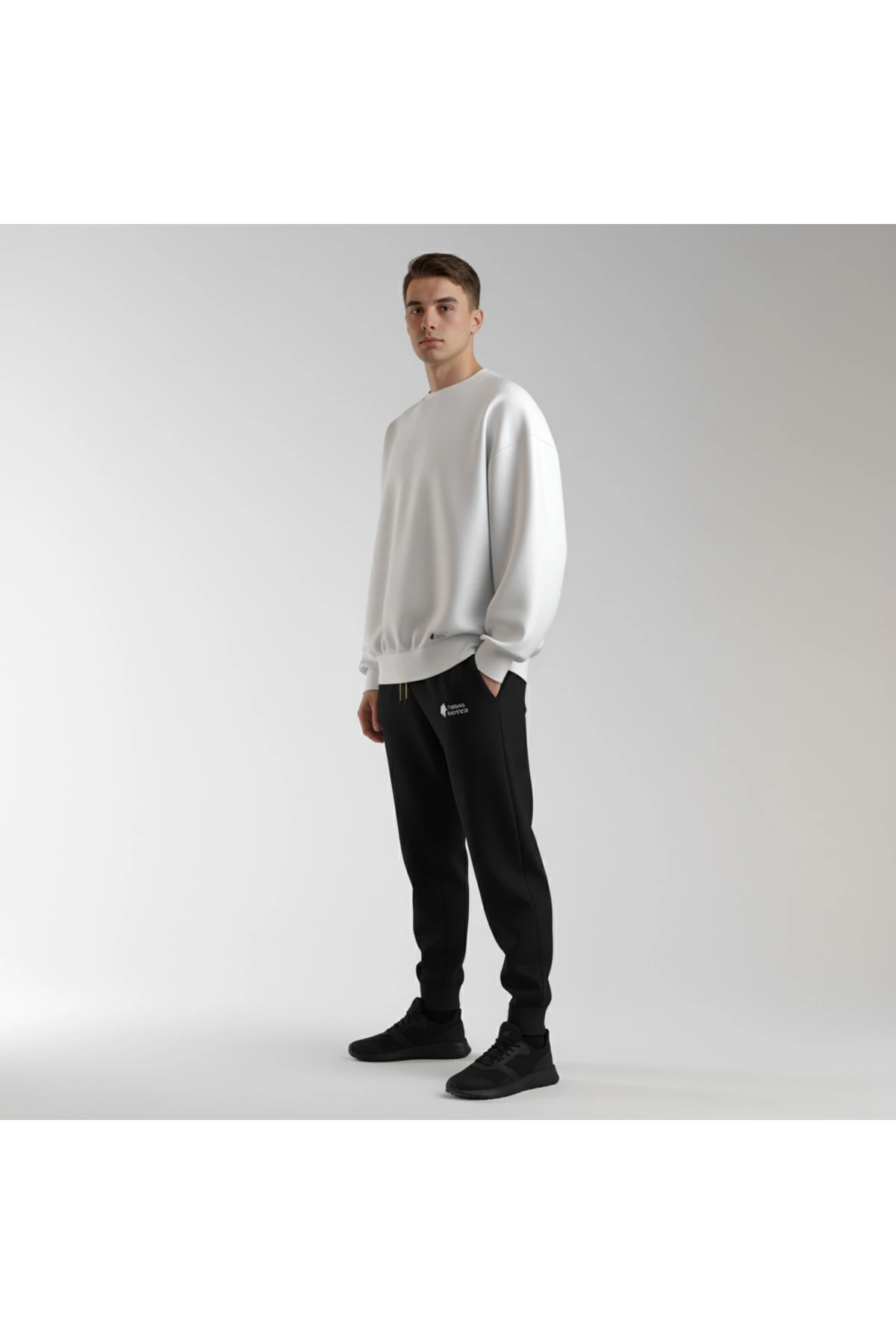 Beyaz Üst Siyah Alt Kışlık Eşofman Takımı