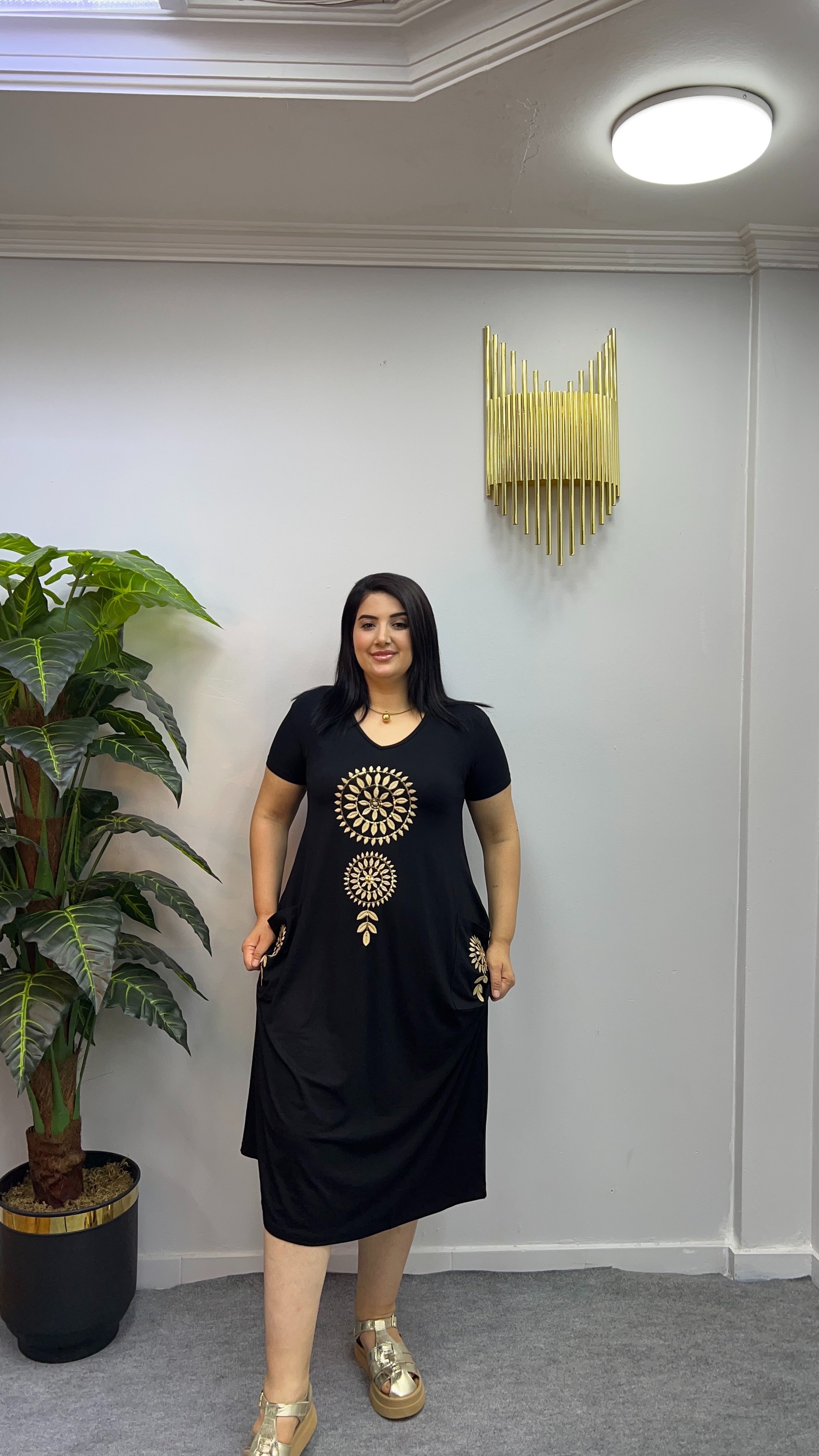 GoldNakış Detaylı Elbise
