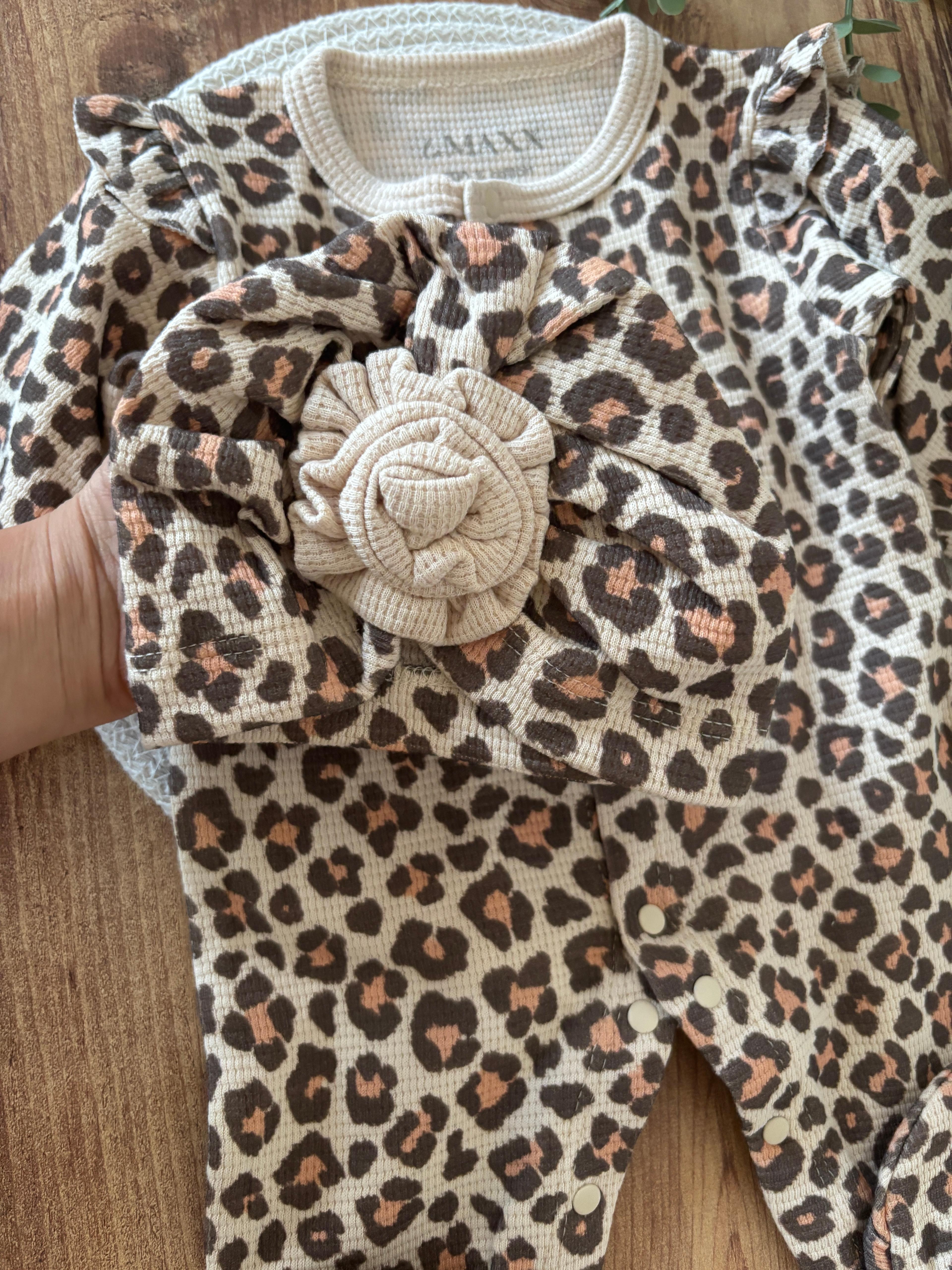 Kız Bebek Leopar Desenli Şapkalı Tulum