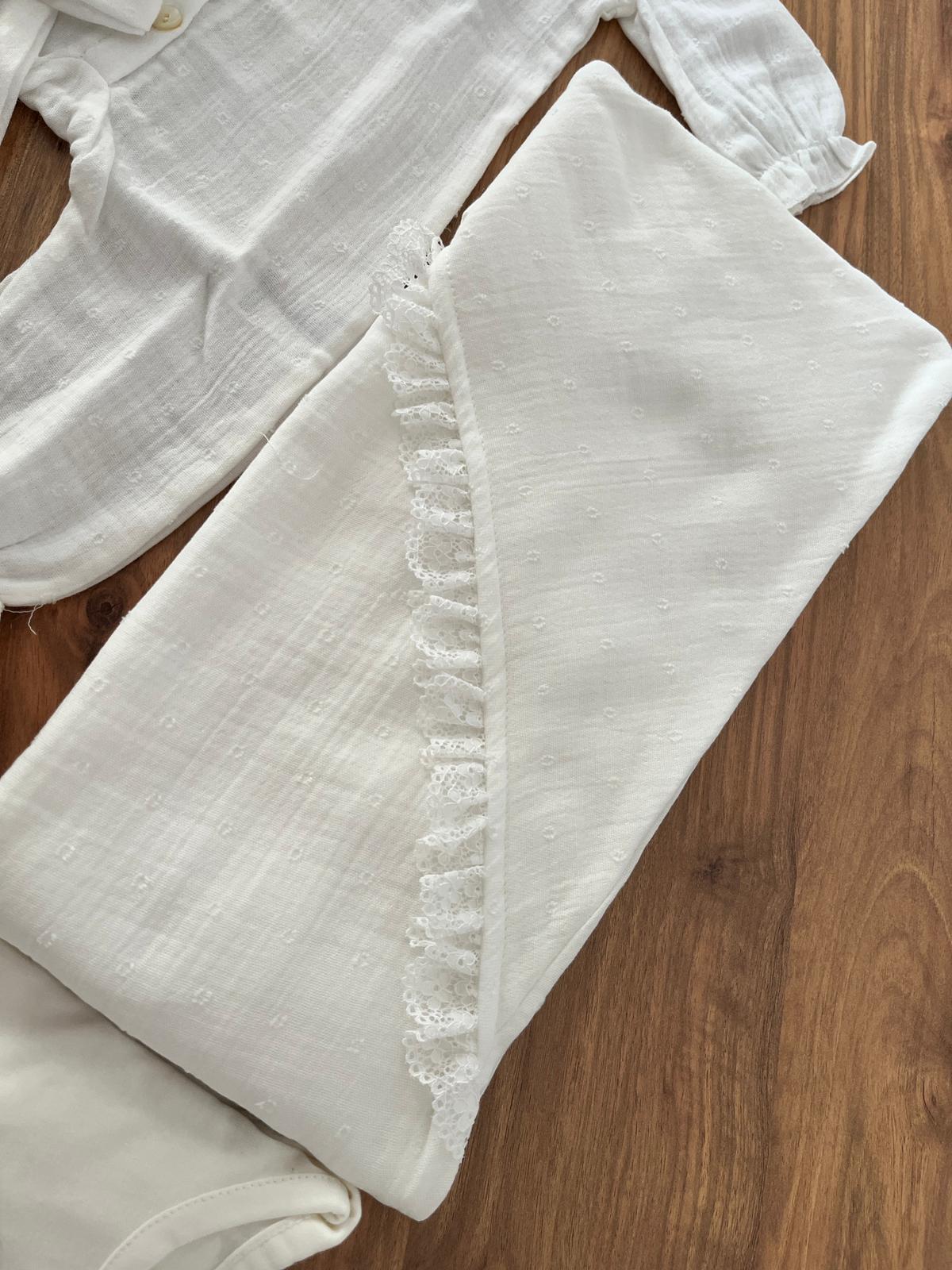 Kız Bebek Pamuklu 10 Parça Müslin Hastane Çıkışı Seti - Beyaz Renk