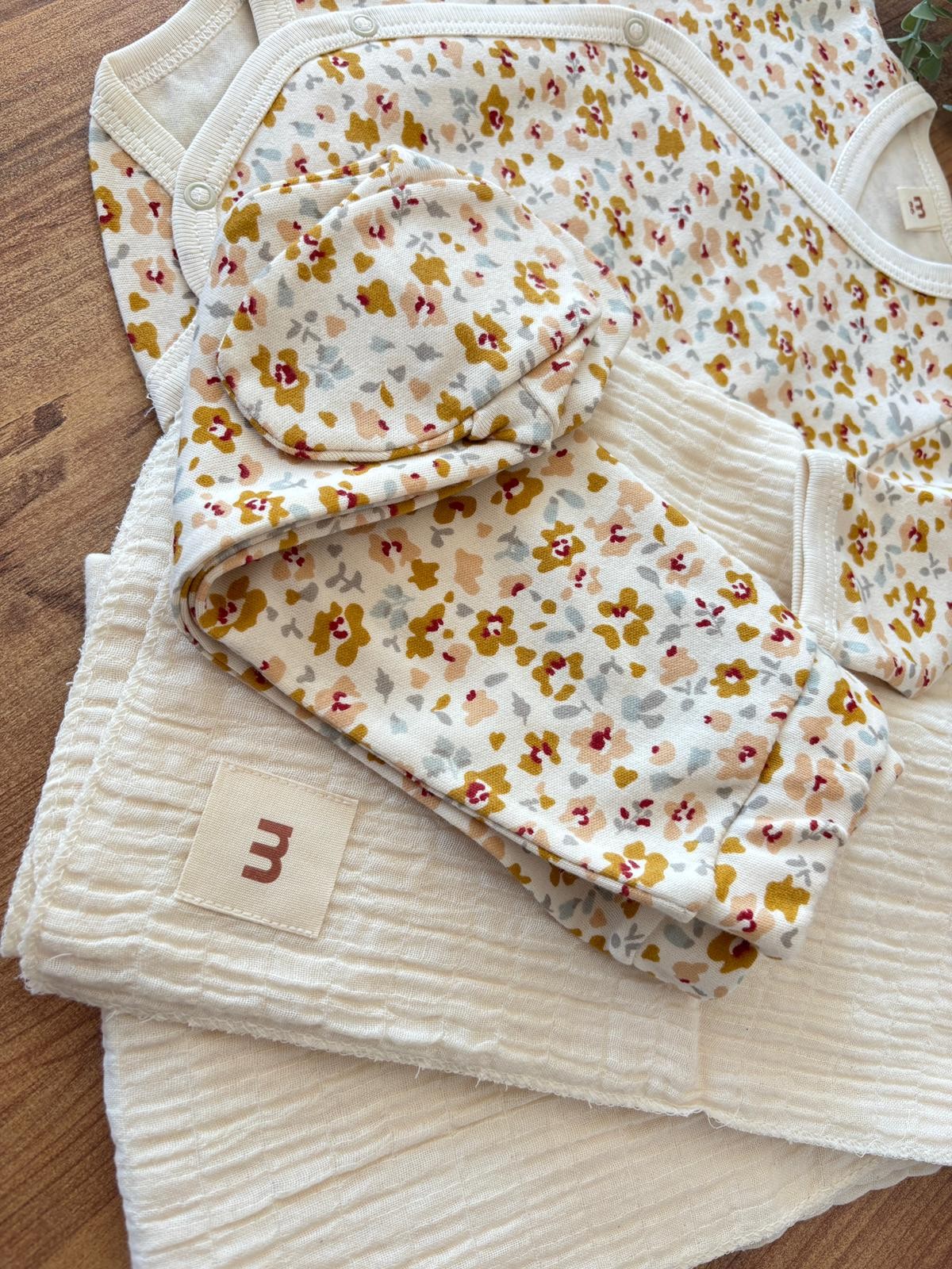 Kız Bebek Çıtır Çiçekli Battaniyeli Set