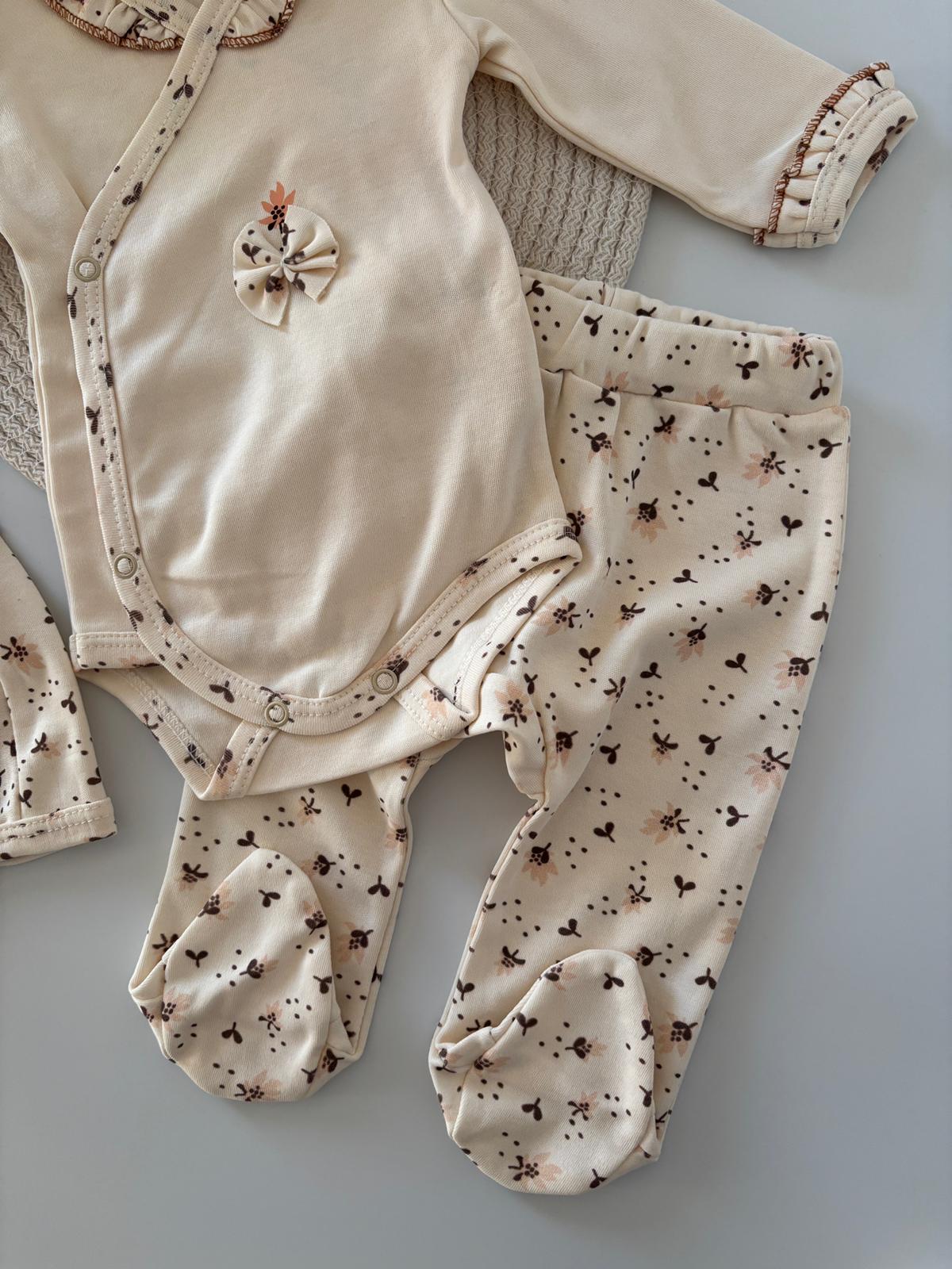 Kız Bebek Pamuklu Fırfır Detaylı 0-3 Ay Battaniyeli Set