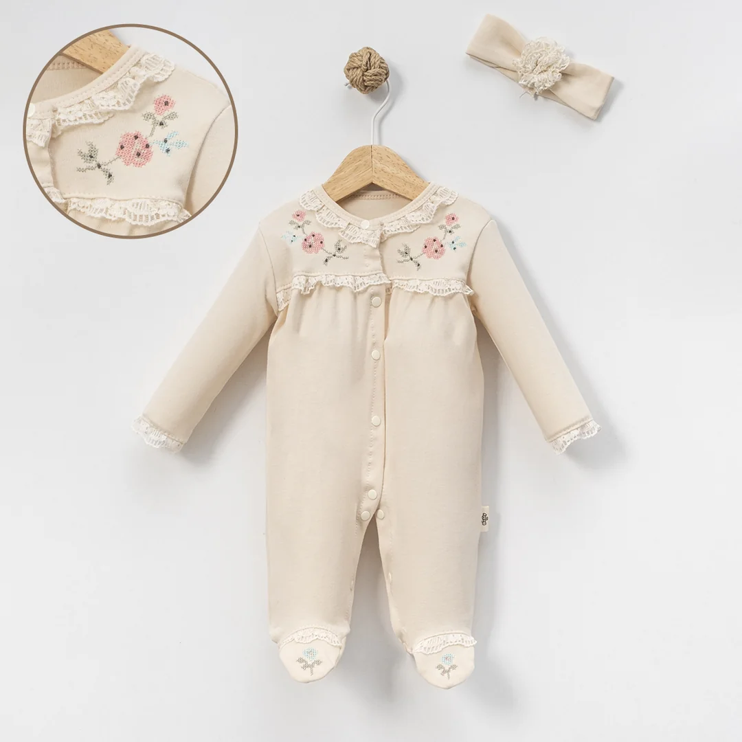 Organik 0-3 Ay Kanaviçe İşlemeli Bebek Tulumu ve Bandana Seti