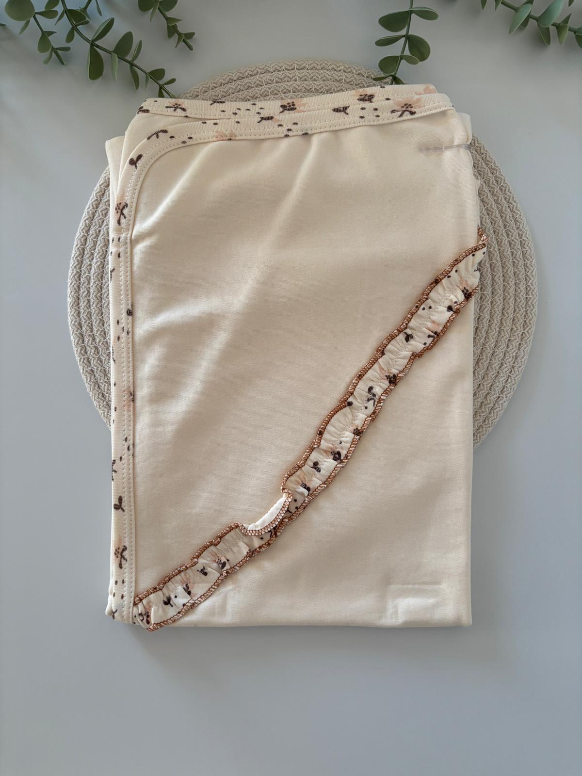 Kız Bebek Pamuklu Fırfır Detaylı 0-3 Ay Battaniyeli Set