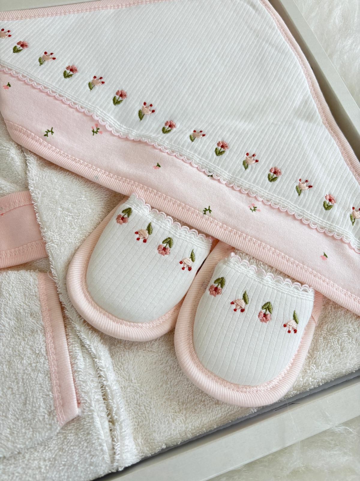 Kız Bebek Kanaviçe Nakışlı Bornoz Set Somon Renk